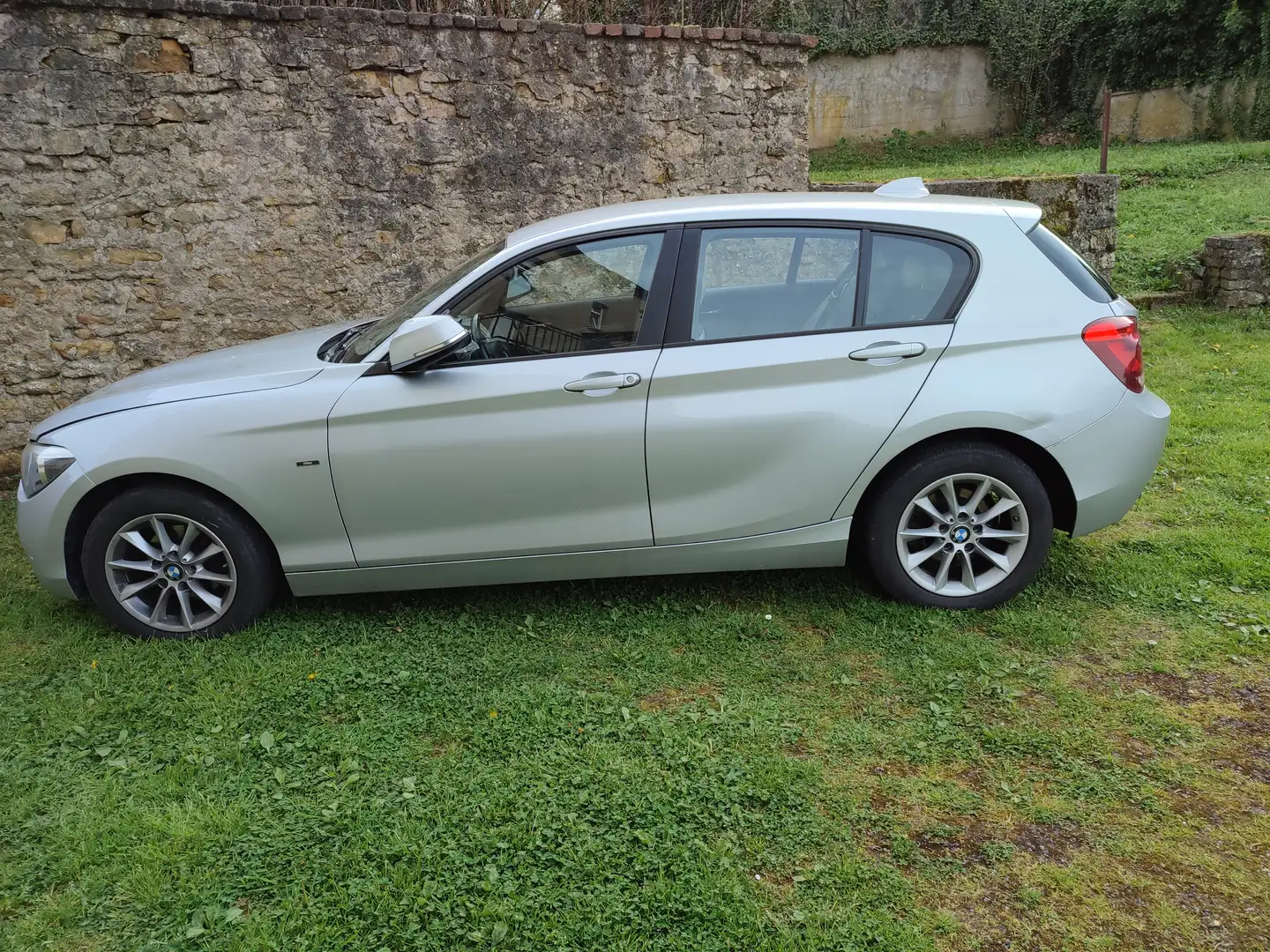 BMW 118 118d Urban line Argent - 1
