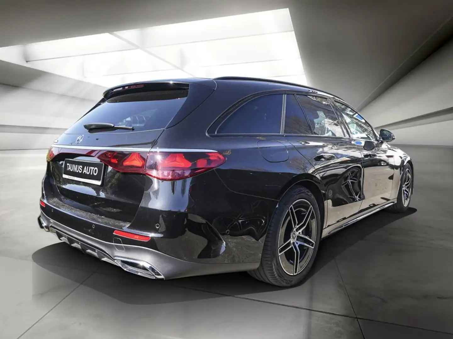 Mercedes-Benz E 300 e T AMG-LINE ADVANCED NIGHT DISTRONIC KAMERA Schwarz - 2