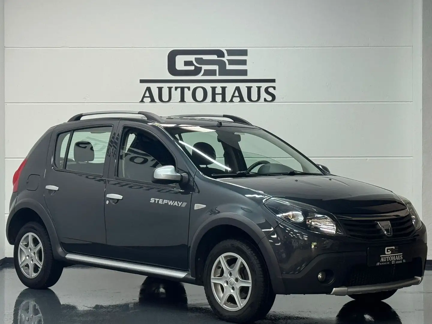 Dacia Sandero Stepway*Navi*Pdc*Klima Grau - 1