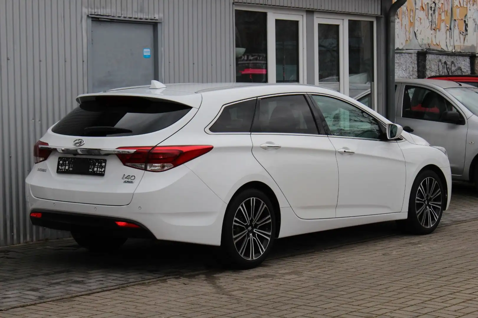 Hyundai i40 cw blue Premium Automatik+Navi+Bi-Xenon+Lede Weiß - 2