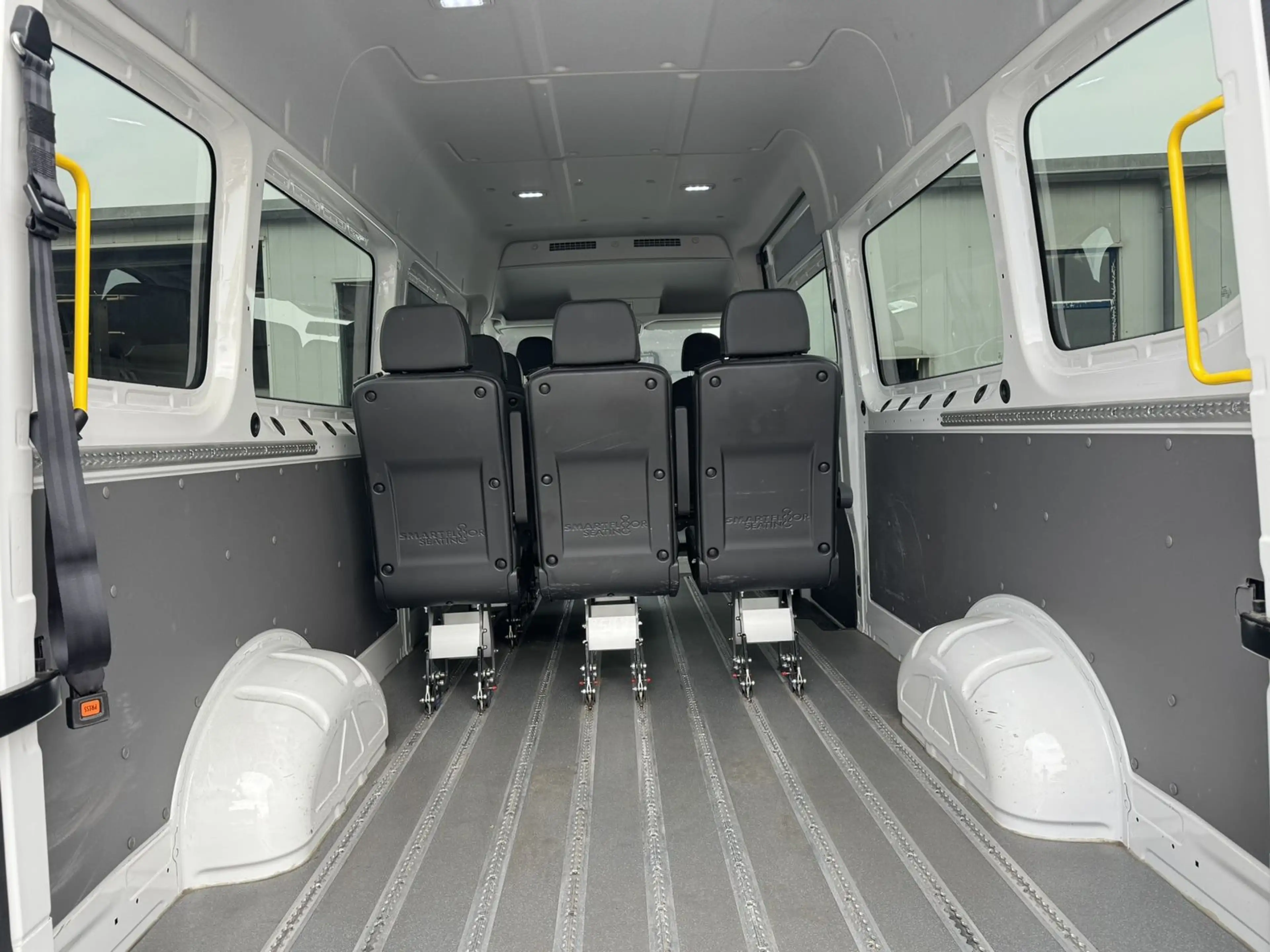 Volkswagen Crafter Kombi 35 LR Maxi L3H2 Standh*PDC*9-Sitze — photo 12