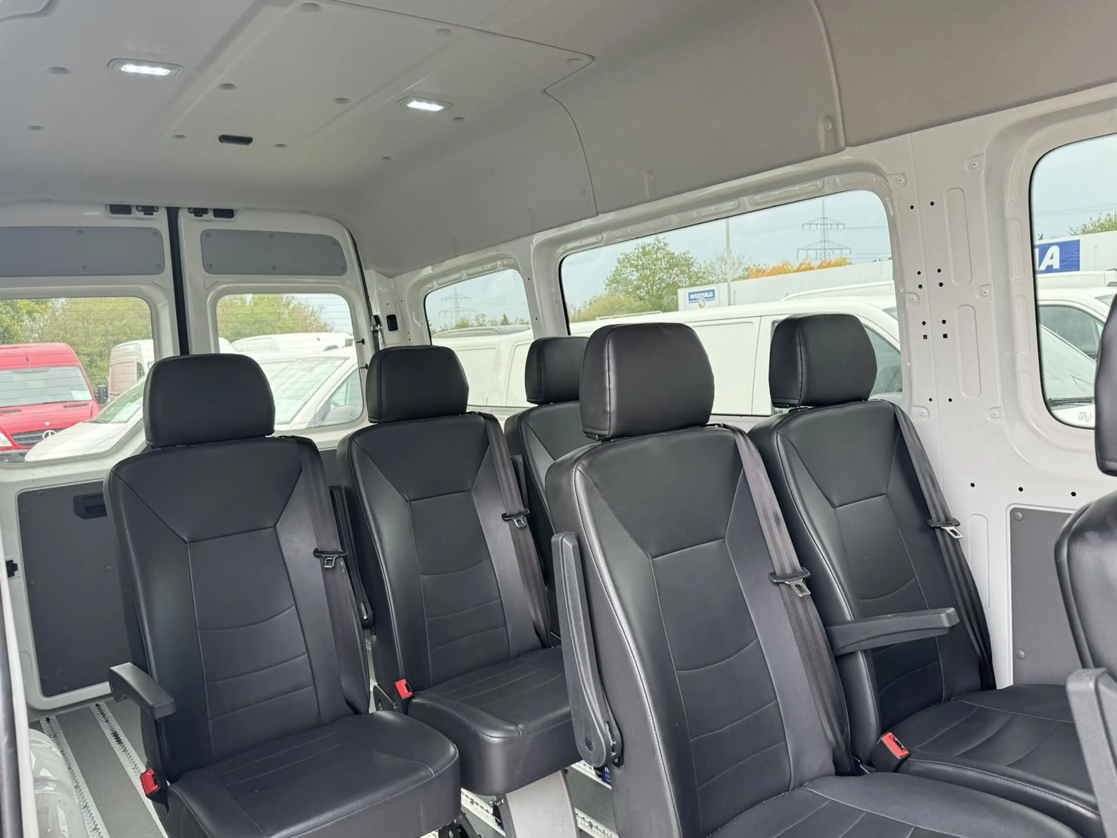 Volkswagen Crafter Kombi 35 LR Maxi L3H2 Standh*PDC*9-Sitze — photo 11