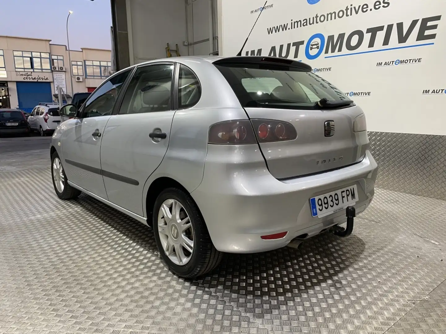 SEAT Ibiza 1.6 16v Stylance 105 Gris - 2