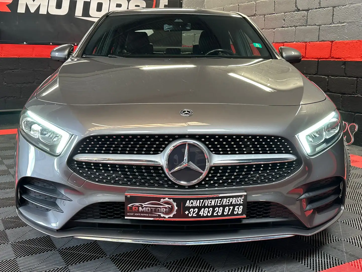 Mercedes-Benz A 180 A 180 d Business Solution AMG Gris - 2