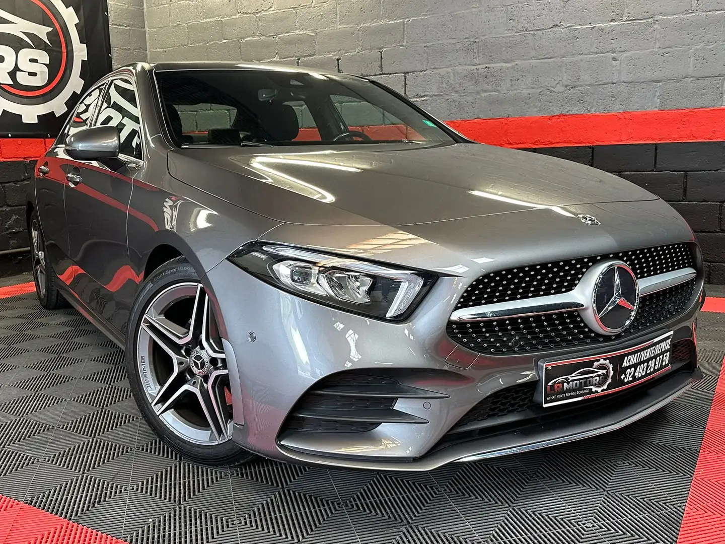 Mercedes-Benz A 180 A 180 d Business Solution AMG Gris - 1