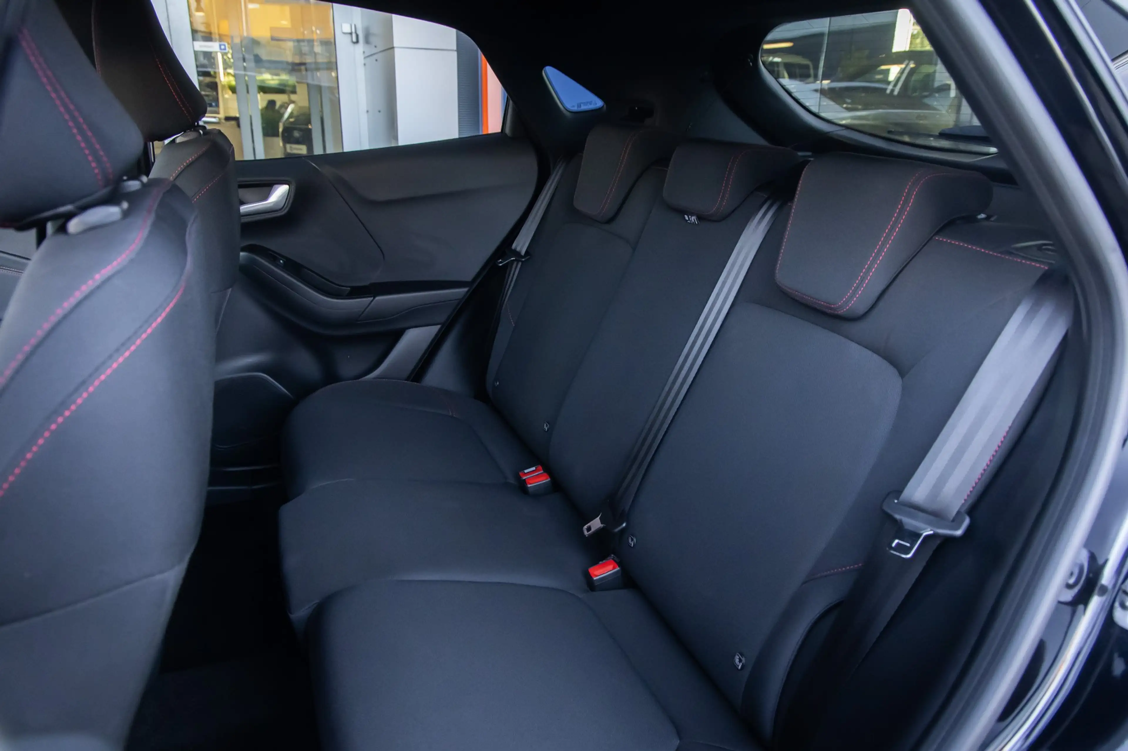Ford Puma 1.0 EcoBoost Hybrid ST-Line | Stoel/stuur/voorruit — photo 13