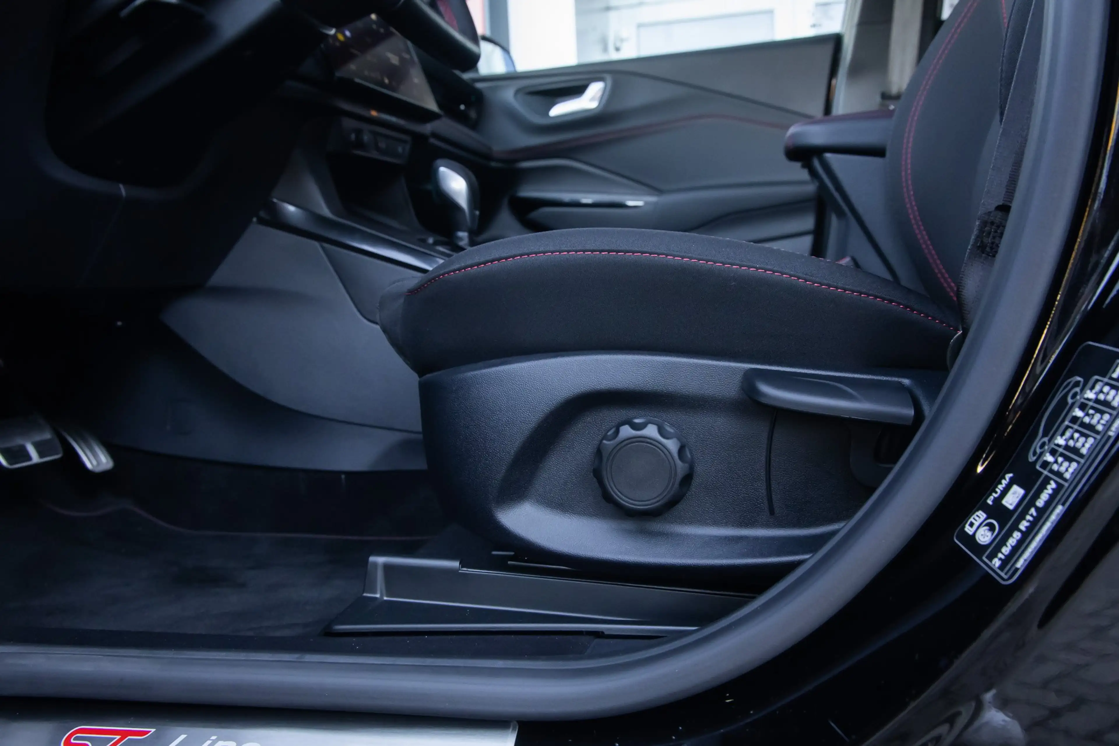 Ford Puma 1.0 EcoBoost Hybrid ST-Line | Stoel/stuur/voorruit — photo 12