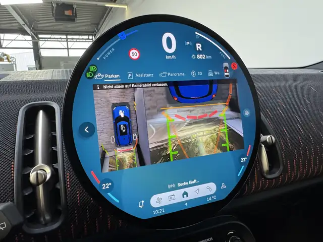 Mini Hatch view 11
