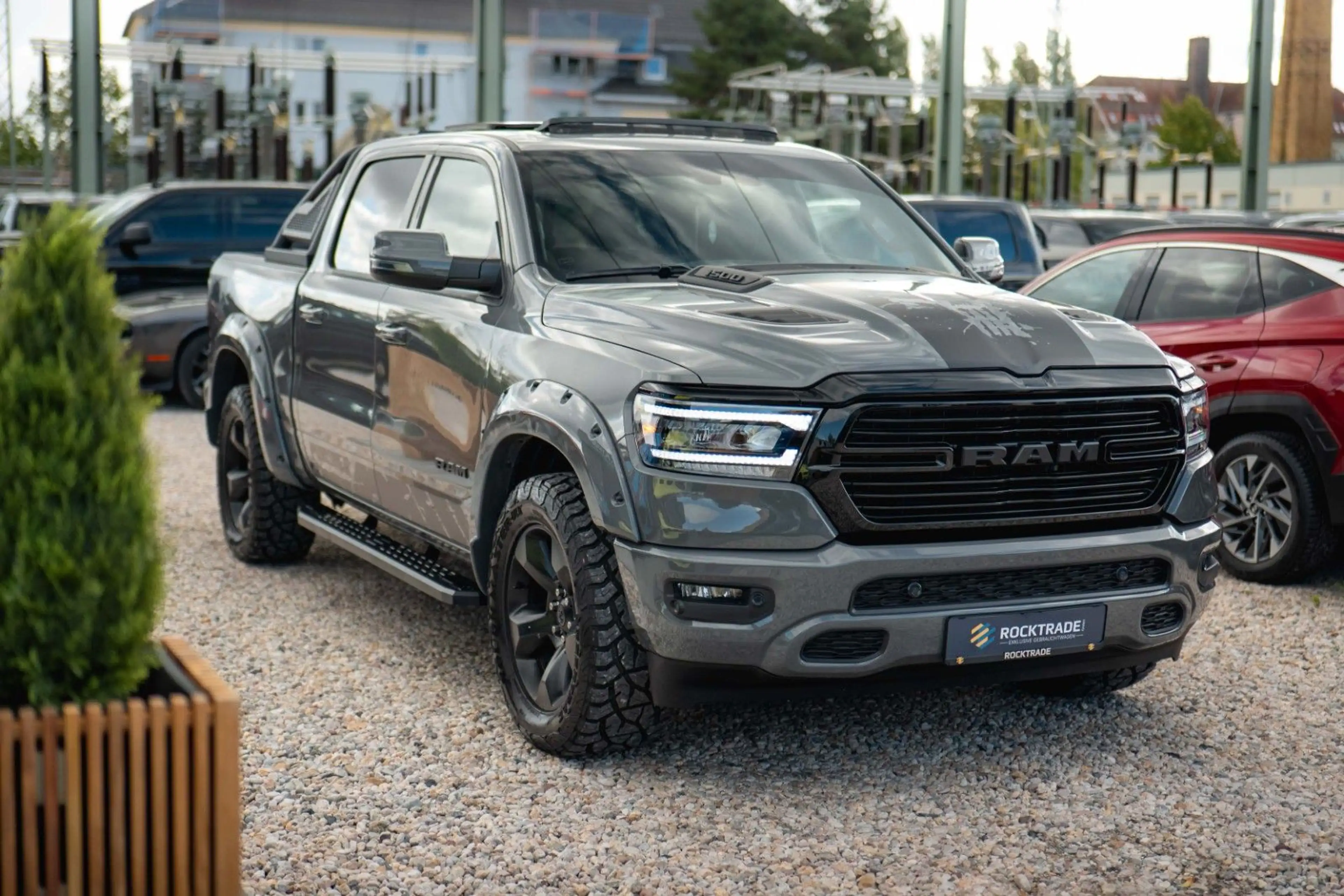 Dodge RAM 5.7 V8 HEMI 4x4 LARAMIE PUNISHER *Pano*19%* — photo 3
