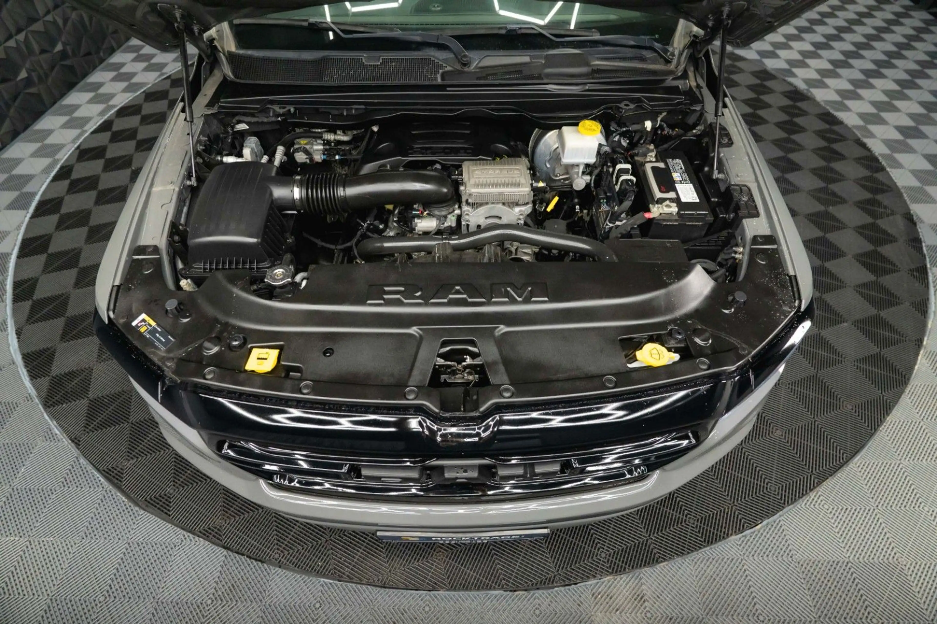 Dodge RAM 5.7 V8 HEMI 4x4 LARAMIE PUNISHER *Pano*19%* — photo 11