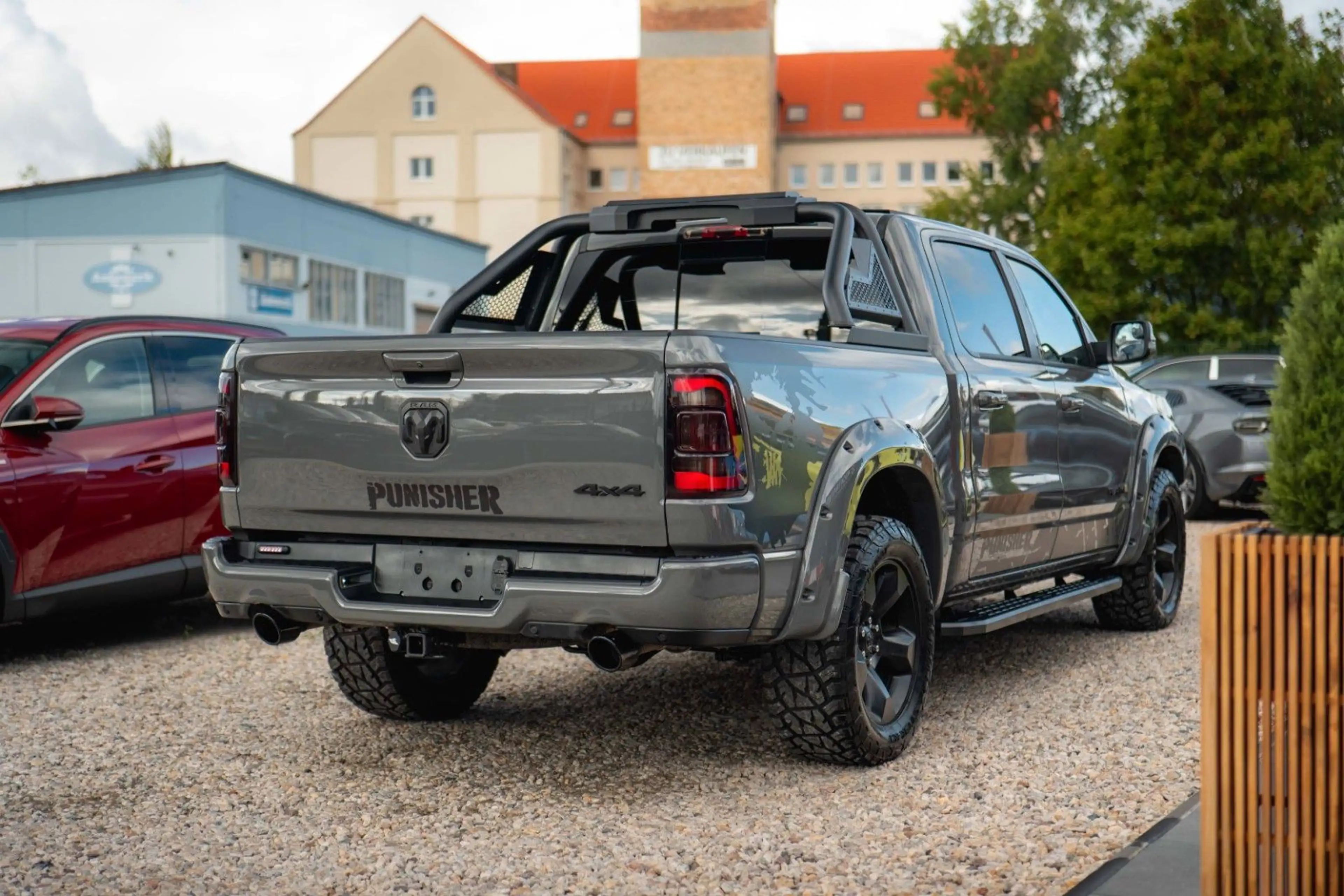 Dodge RAM 5.7 V8 HEMI 4x4 LARAMIE PUNISHER *Pano*19%* — photo 4