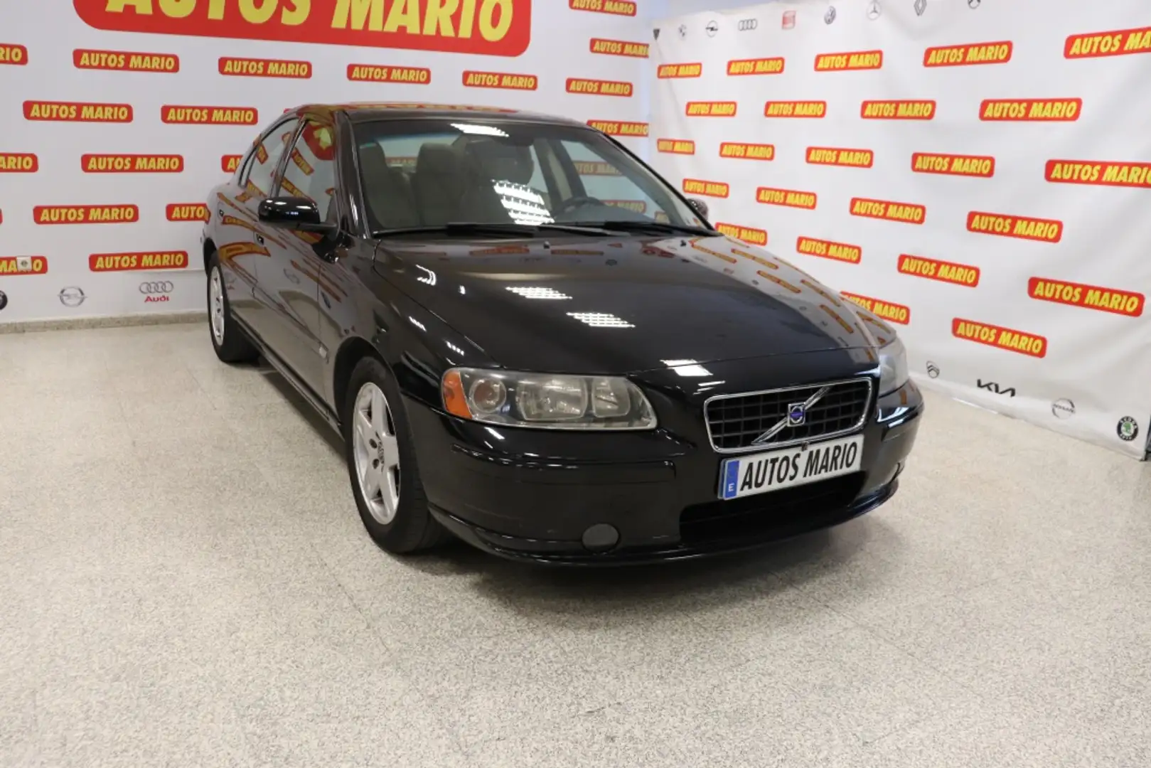 Volvo S60 2.4D Momentum 163 Nero - 2