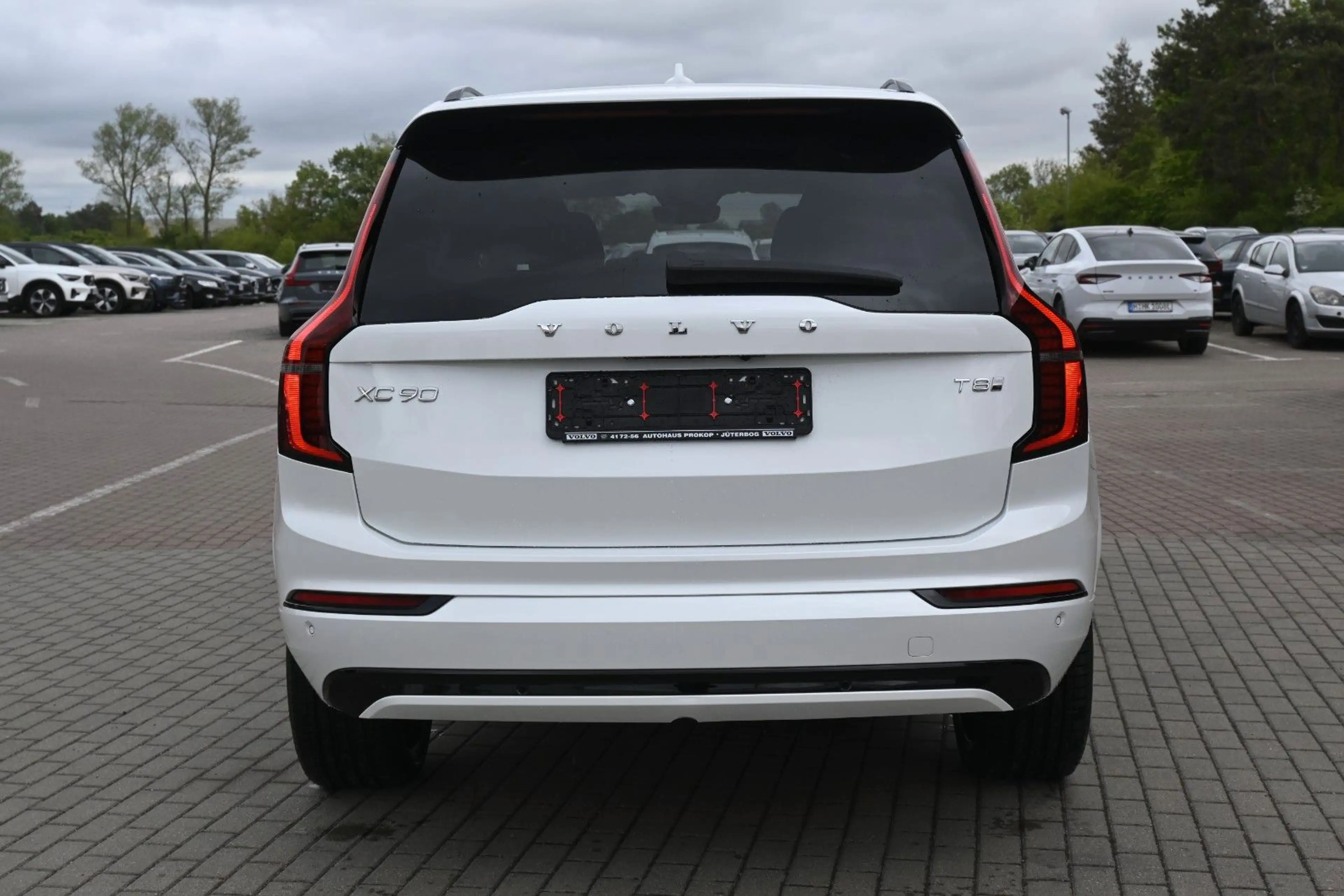 Volvo XC90 T8 AWD Ultra Dark*STDHZG*360°*LUFT*B&W*VOLL — photo 4