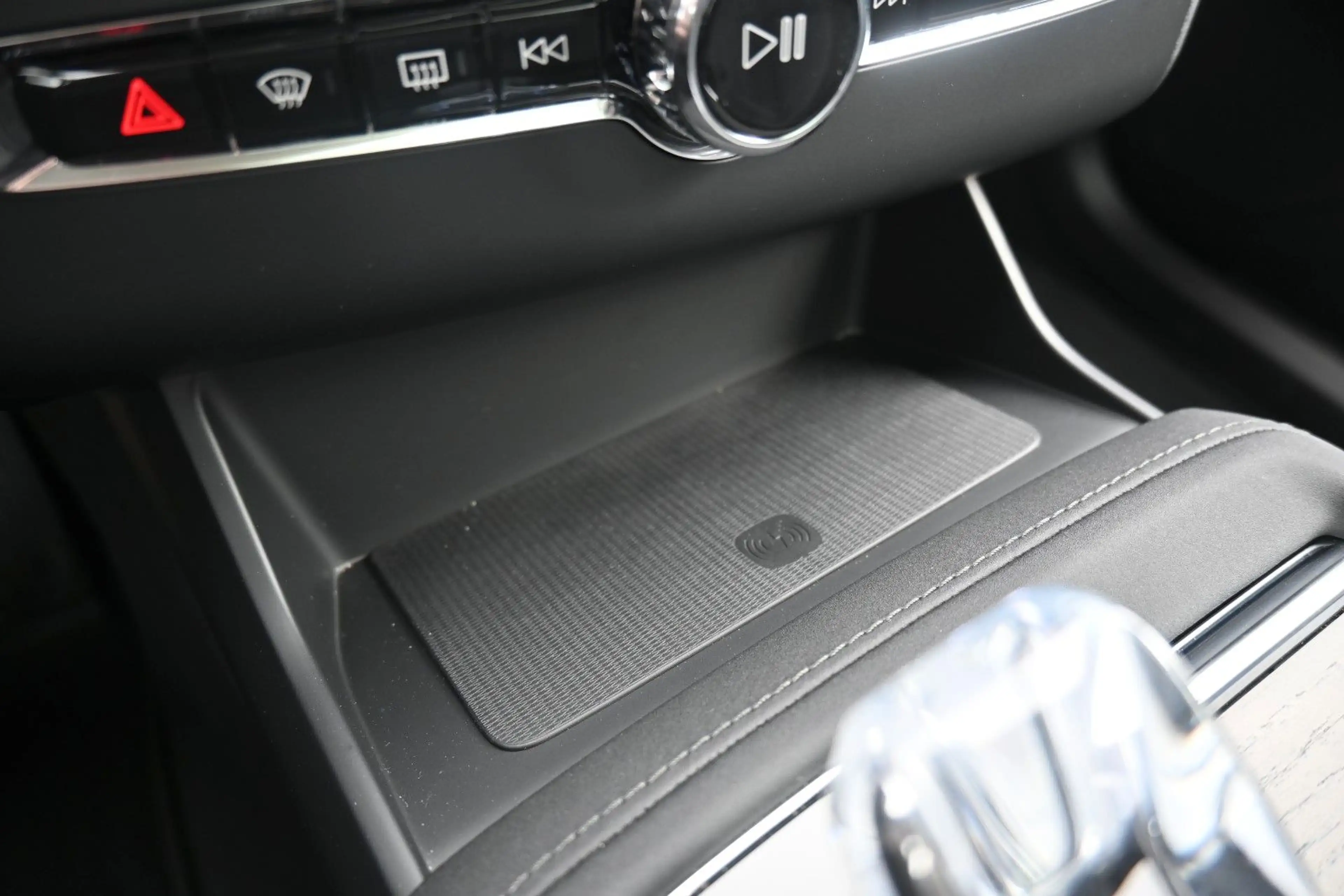 Volvo XC90 T8 AWD Ultra Dark*STDHZG*360°*LUFT*B&W*VOLL — photo 26