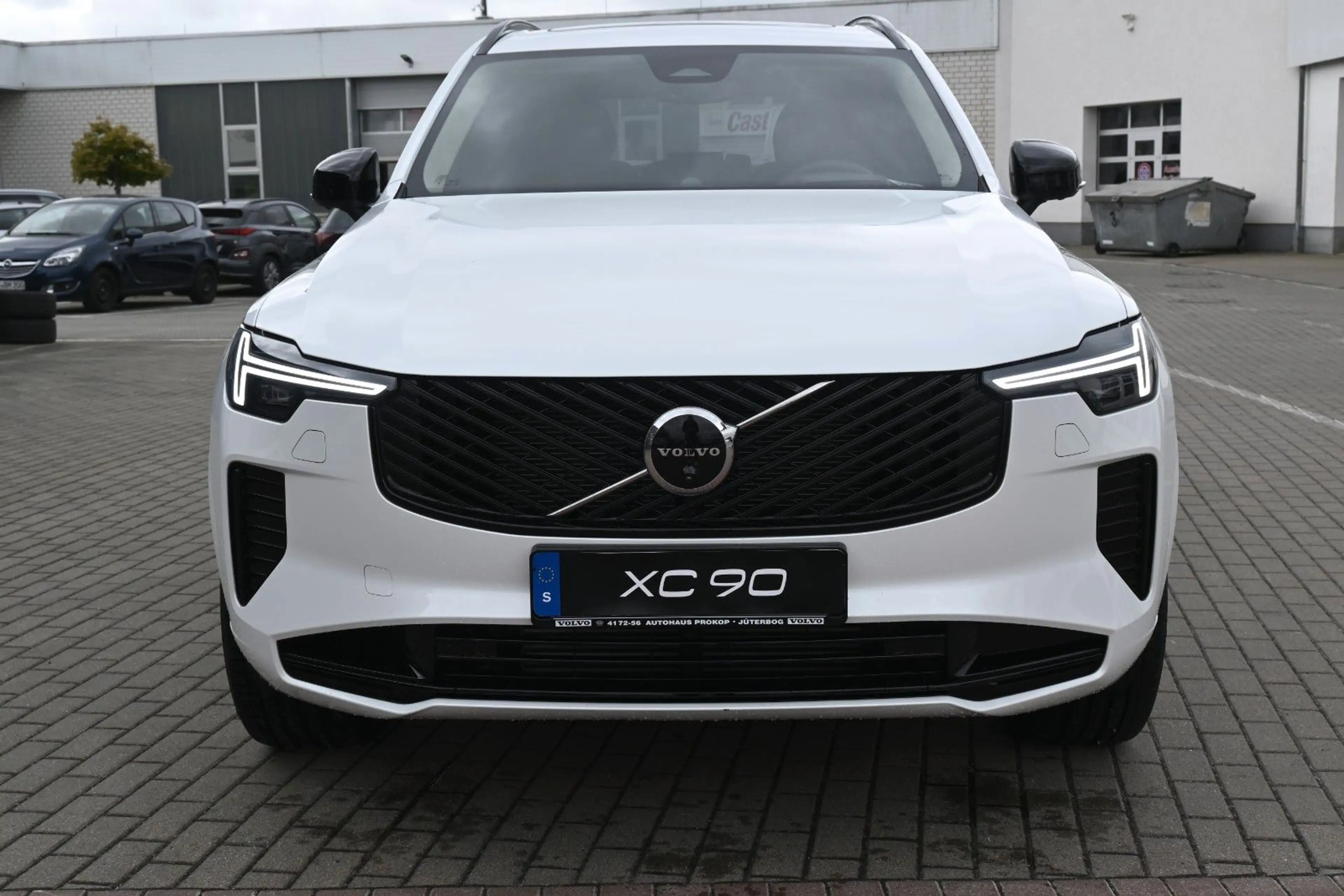 Volvo XC90 T8 AWD Ultra Dark*STDHZG*360°*LUFT*B&W*VOLL — photo 8