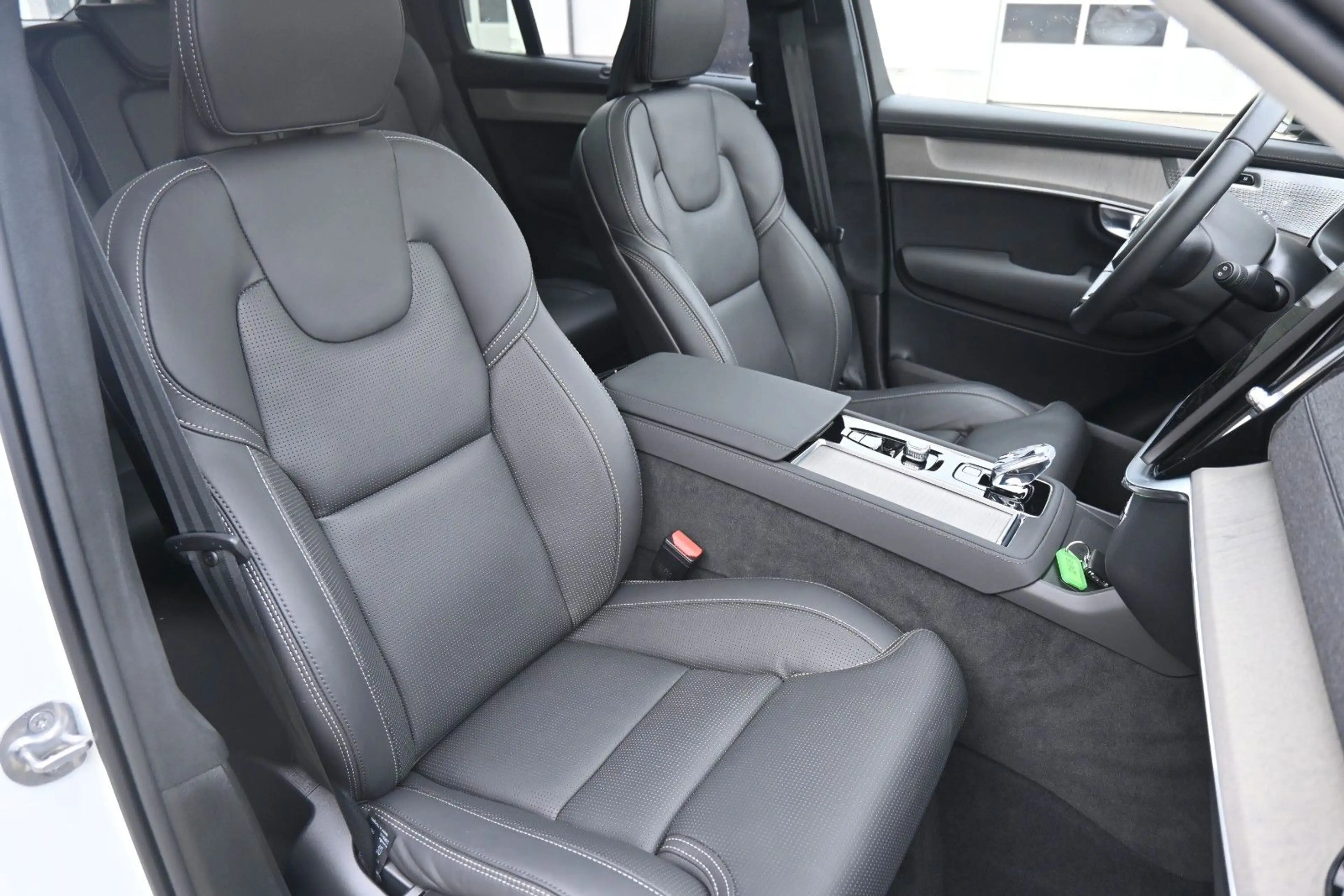 Volvo XC90 T8 AWD Ultra Dark*STDHZG*360°*LUFT*B&W*VOLL — photo 14