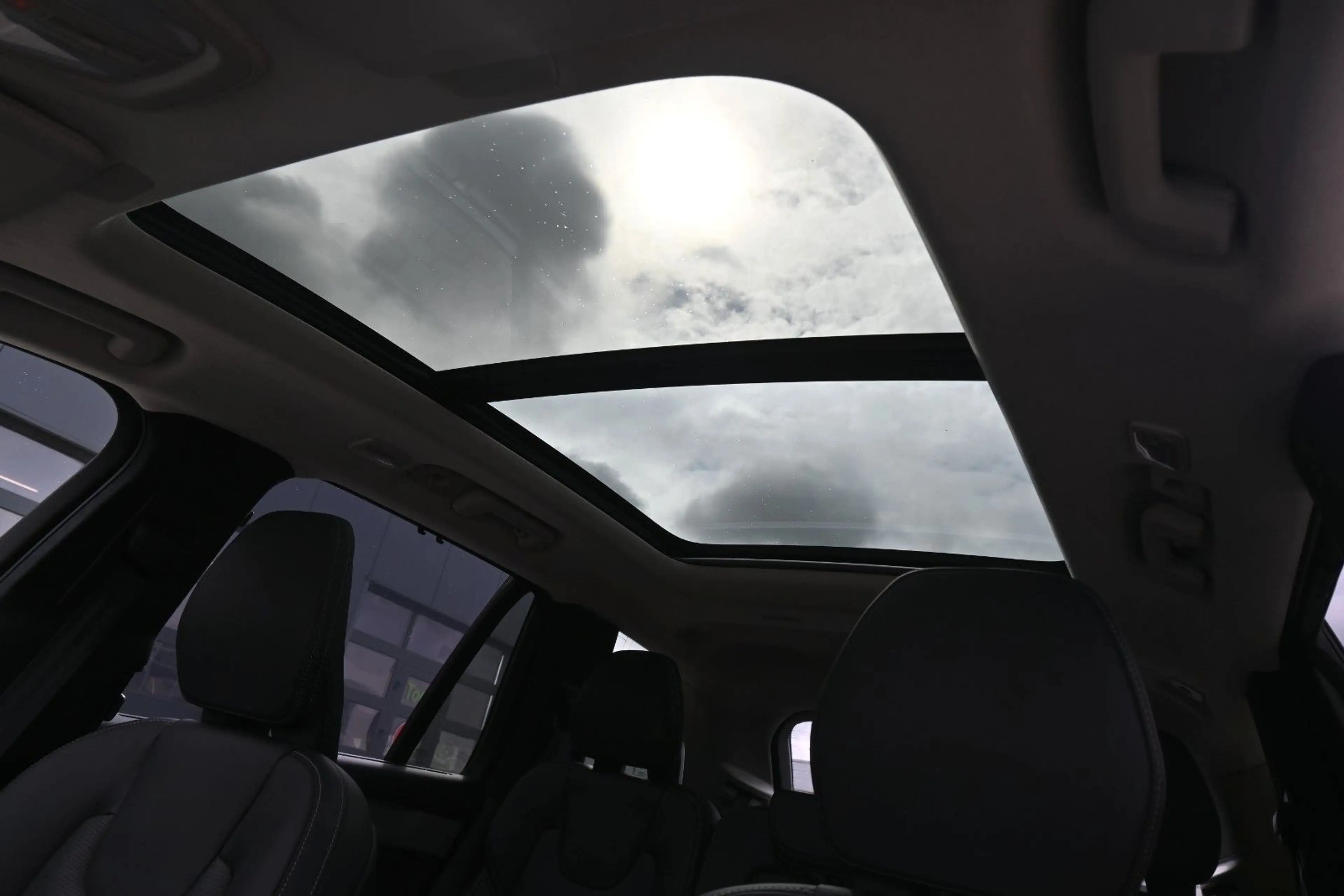 Volvo XC90 T8 AWD Ultra Dark*STDHZG*360°*LUFT*B&W*VOLL — photo 30