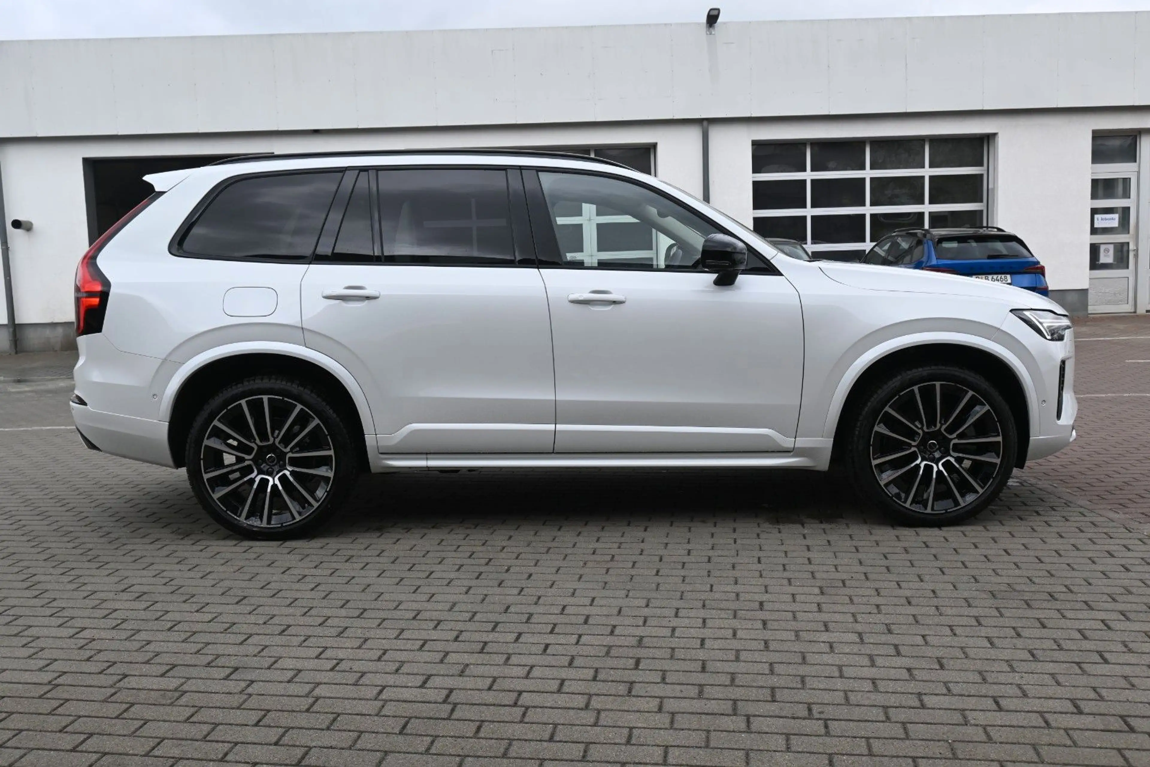 Volvo XC90 T8 AWD Ultra Dark*STDHZG*360°*LUFT*B&W*VOLL — photo 6