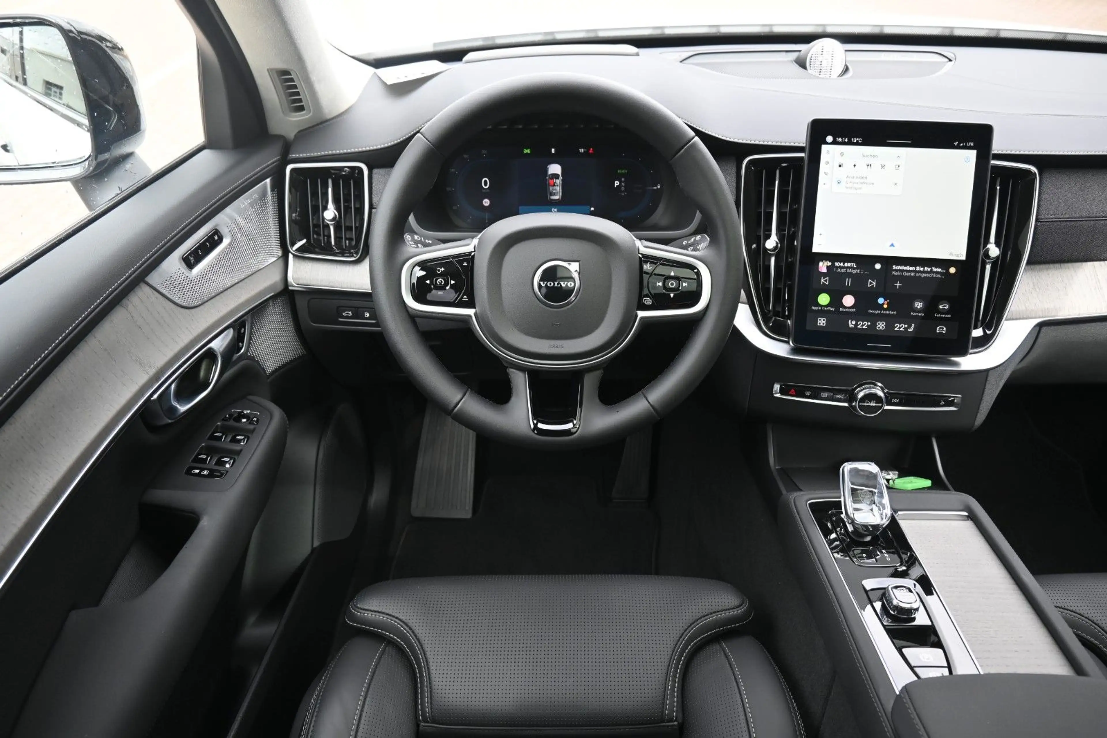 Volvo XC90 T8 AWD Ultra Dark*STDHZG*360°*LUFT*B&W*VOLL — photo 22