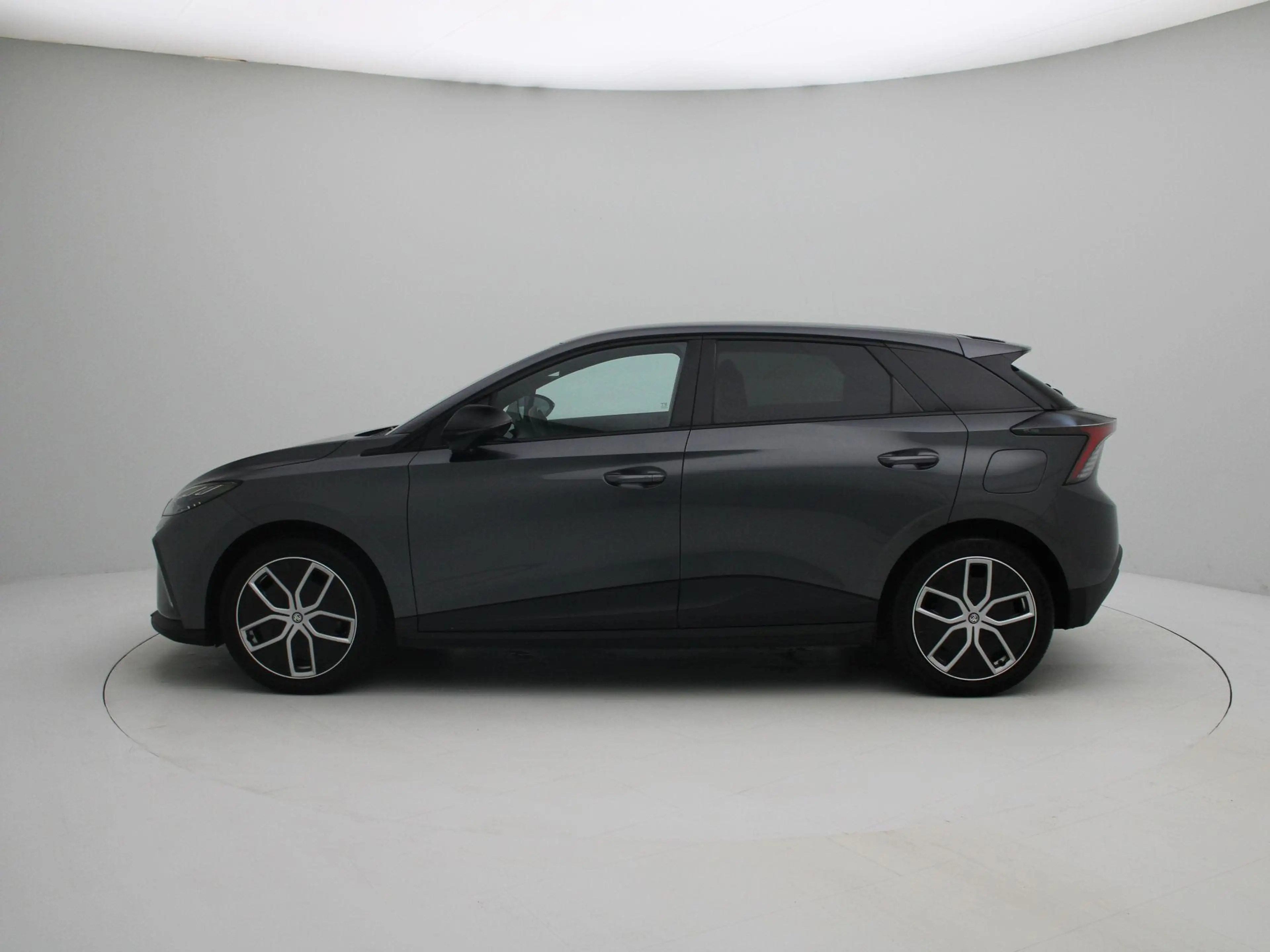 MG MG4 Long Range Luxury 64 kWh — photo 4