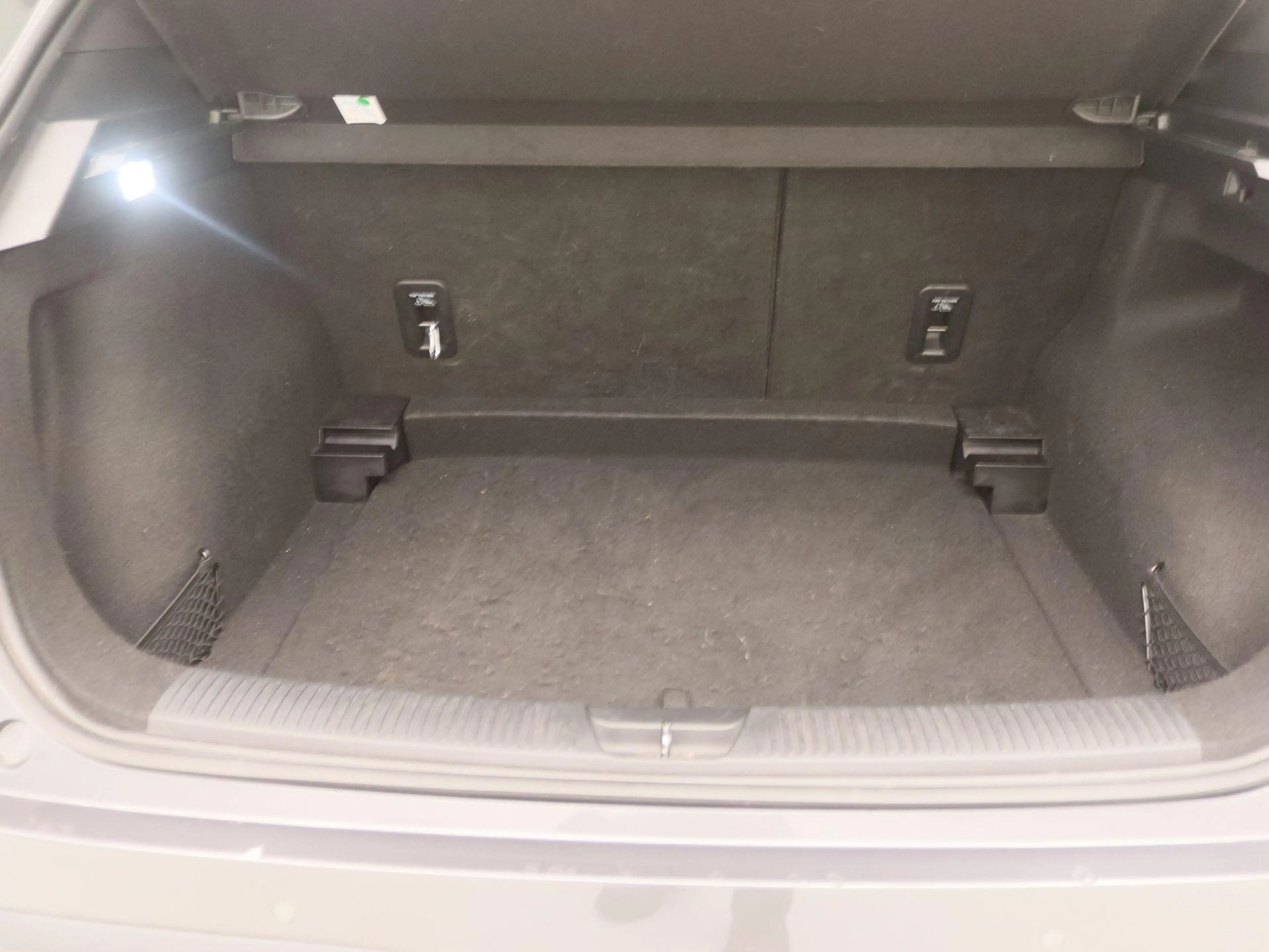 MG MG4 Long Range Luxury 64 kWh — photo 14
