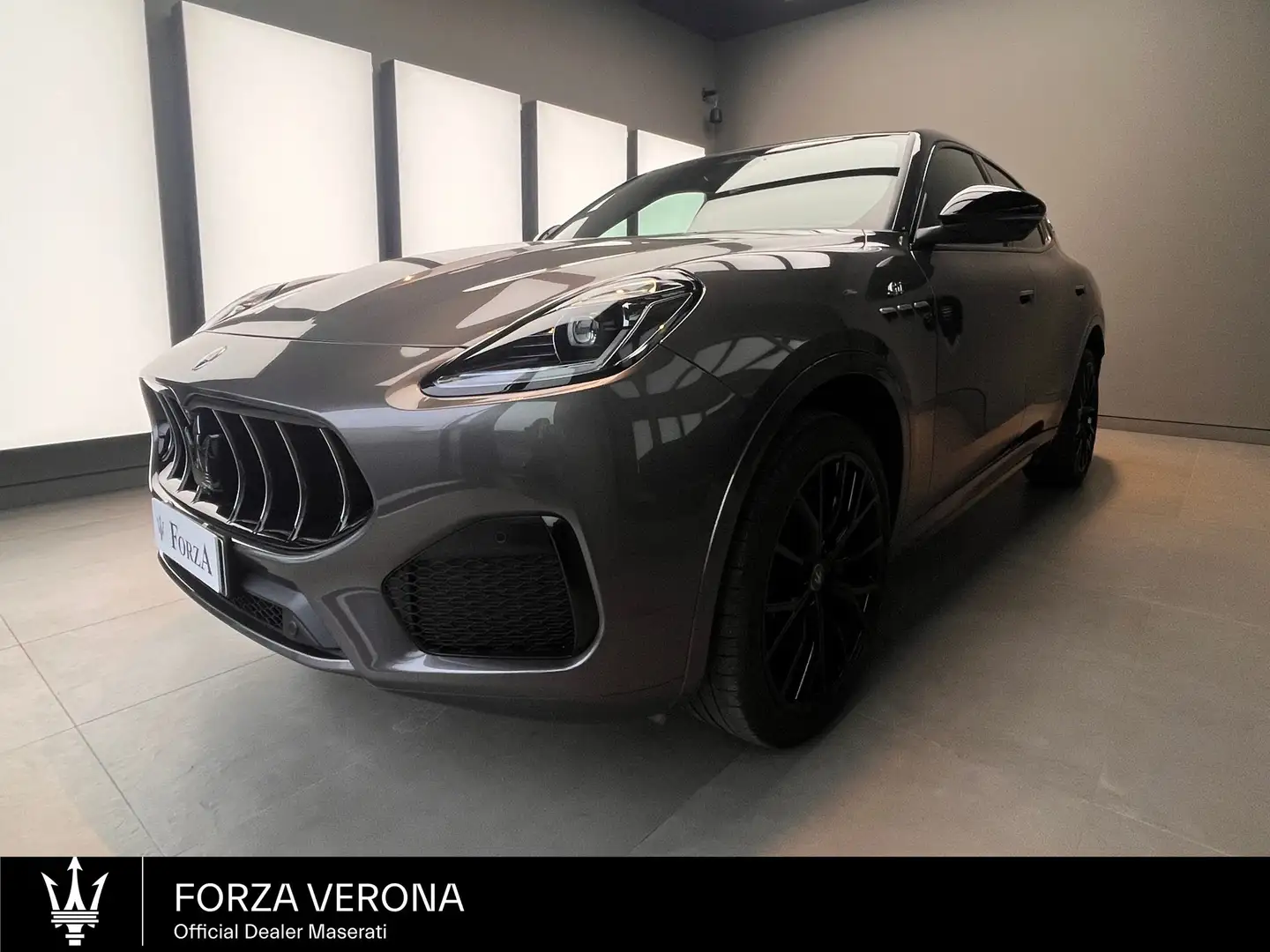 Maserati Grecale Grecale 2.0 mhev GT 300cv auto Pack NERISSIMO Grigio - 1
