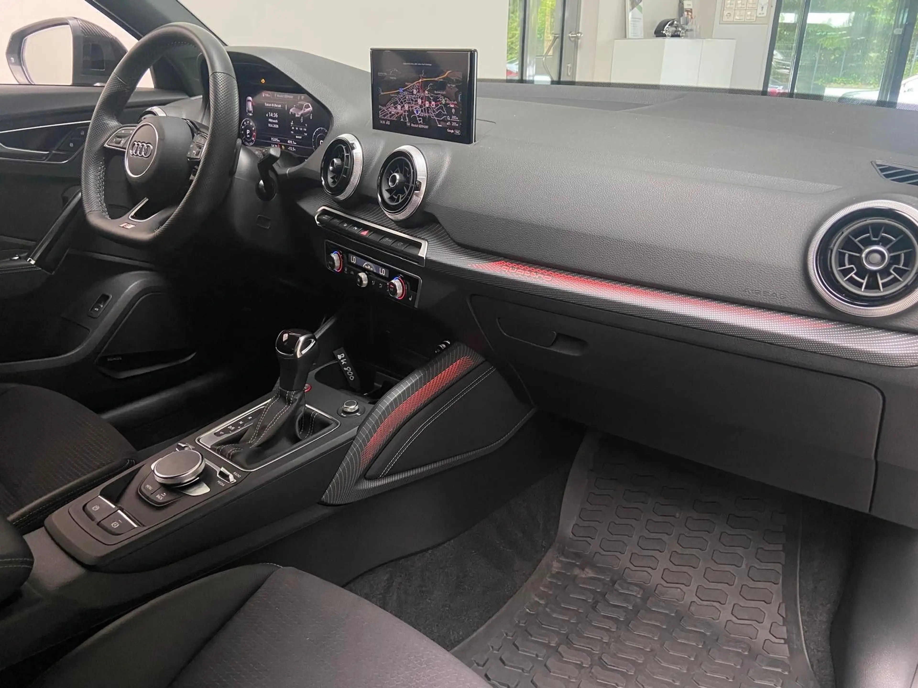 Audi SQ2 2.0 TFSI quattro MatrixLED Navi Sonos Carbon — photo 15