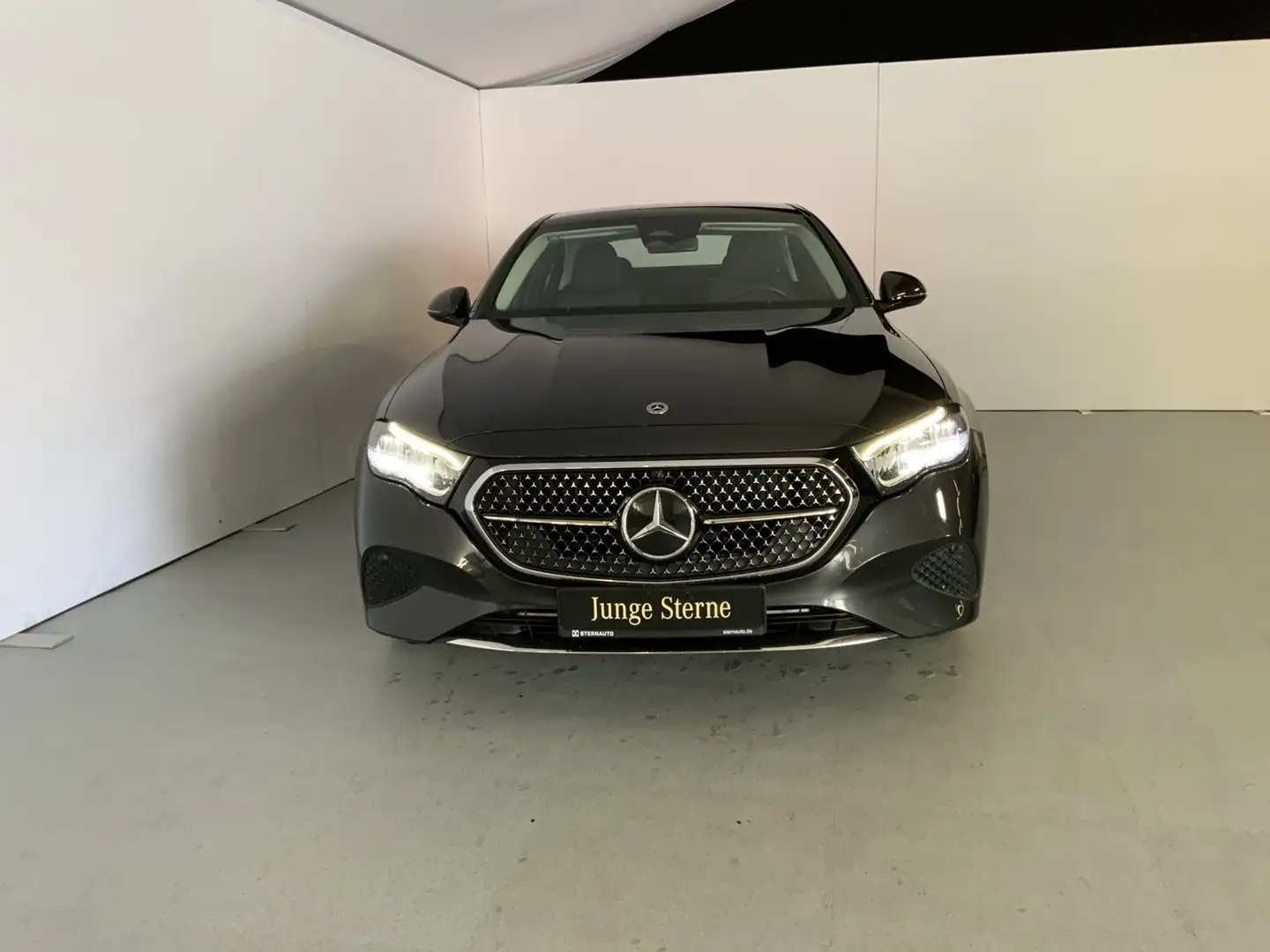 Mercedes-Benz E 200 E 200 Limousine Pano WinterPak DISTRO KEYLESS Grau - 2