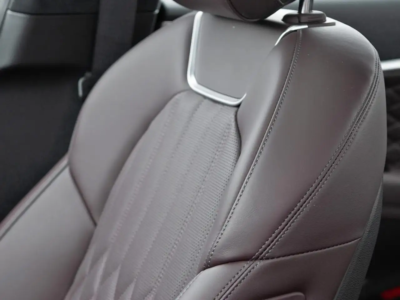 Genesis G70 снимка Genesis G70