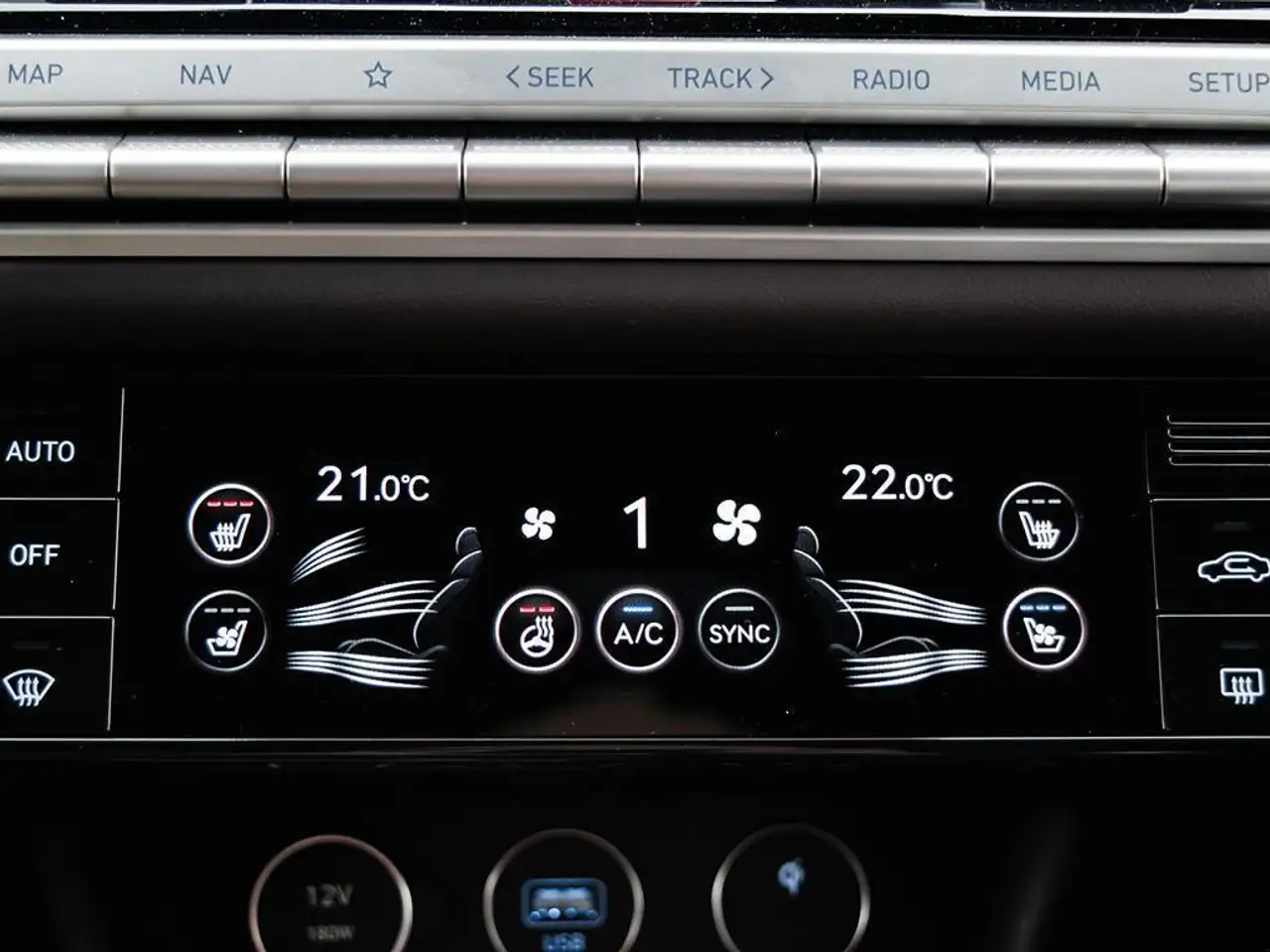 Genesis G70 снимка Genesis G70