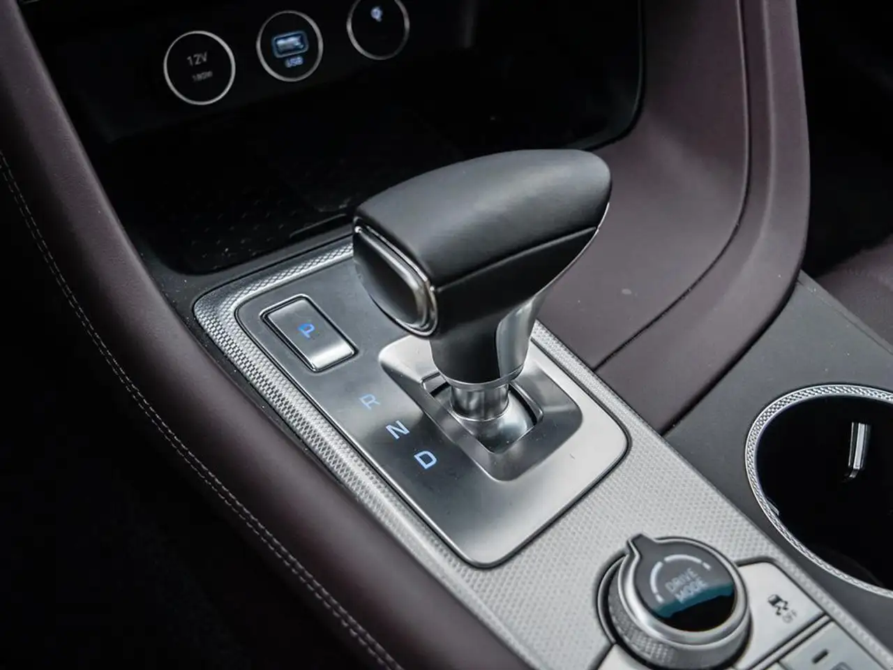 Genesis G70 снимка Genesis G70