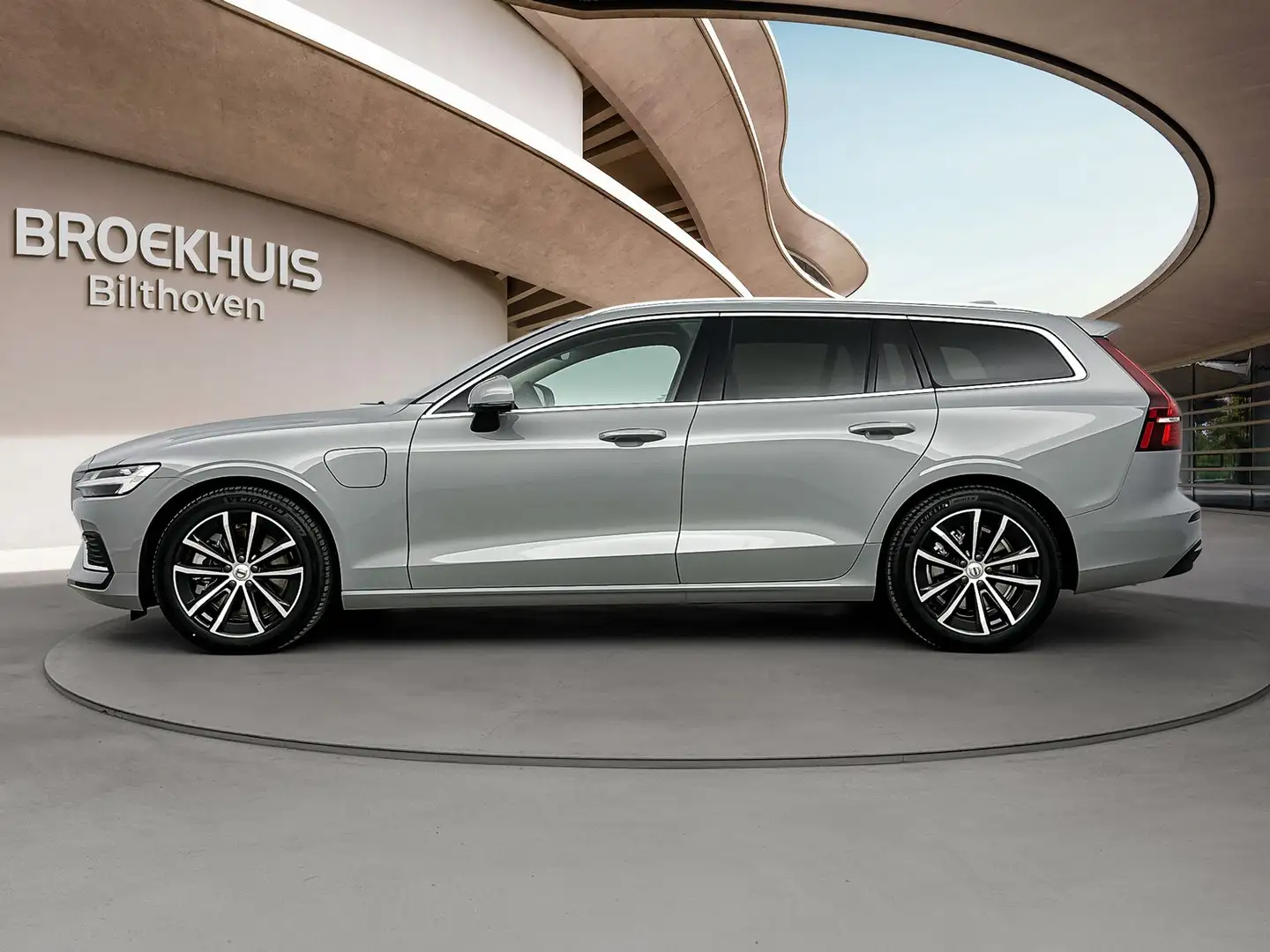Volvo V60 2.0 T6 Plug-in hybrid AWD Core Bright | VAPOUR GRE Grijs - 1