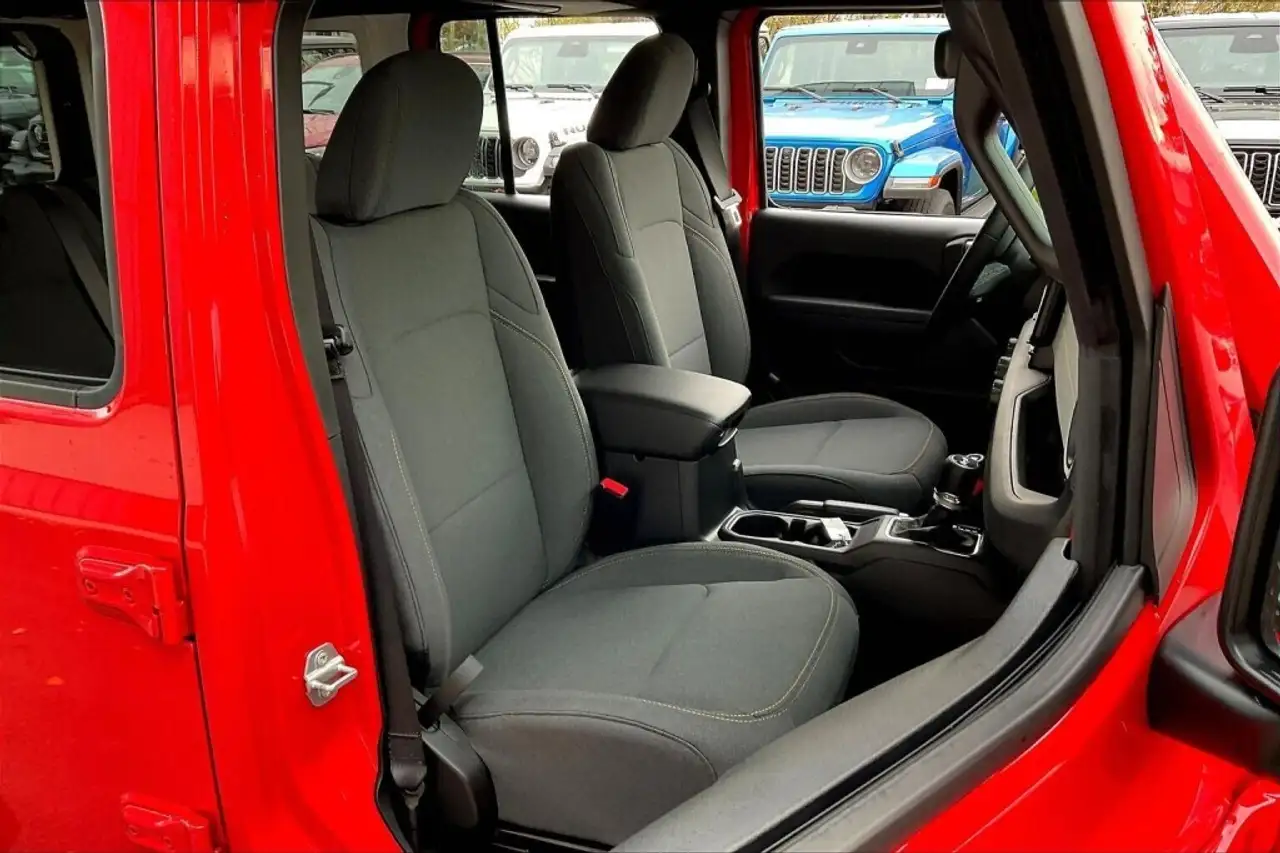 Jeep Wrangler снимка Jeep Wrangler