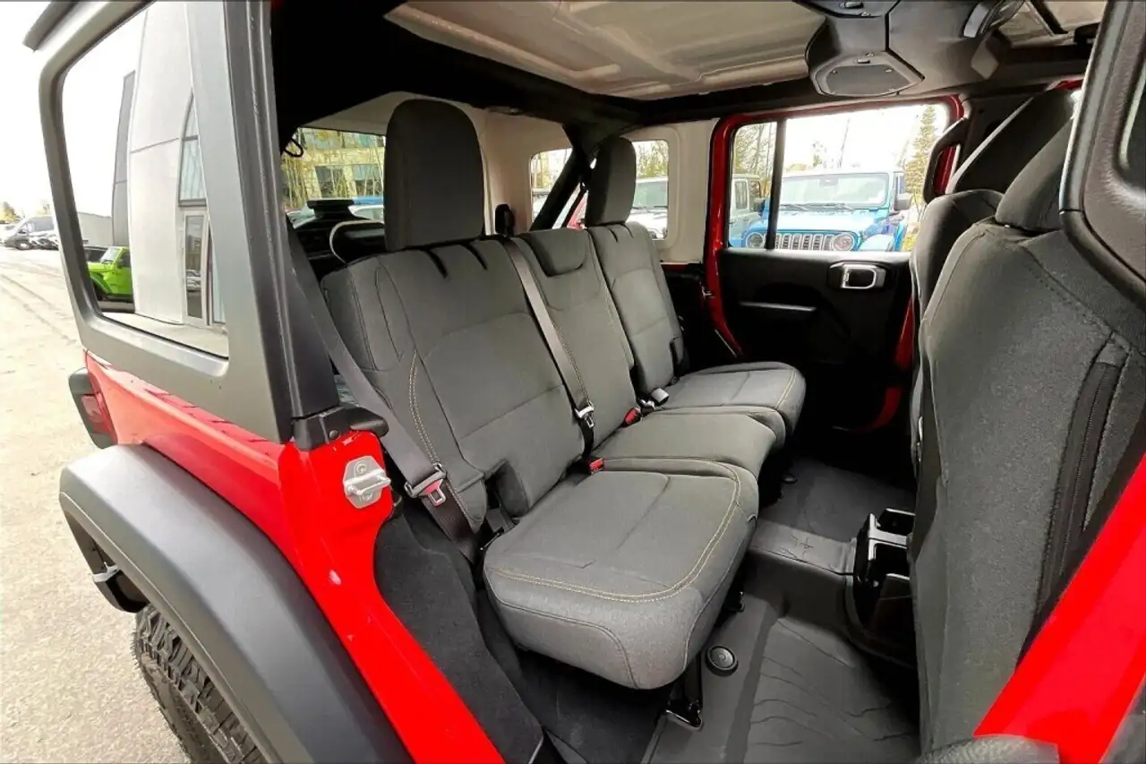 Jeep Wrangler снимка Jeep Wrangler