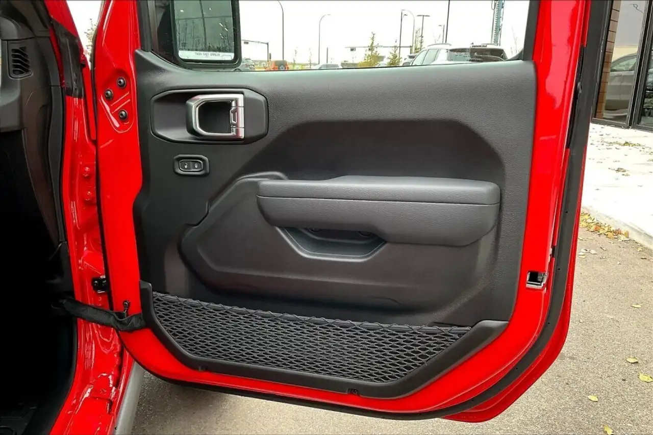 Jeep Wrangler снимка Jeep Wrangler
