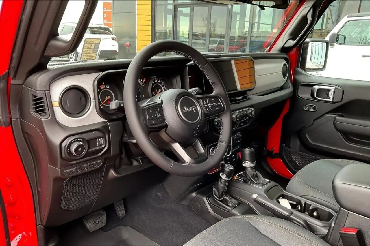 Jeep Wrangler снимка Jeep Wrangler