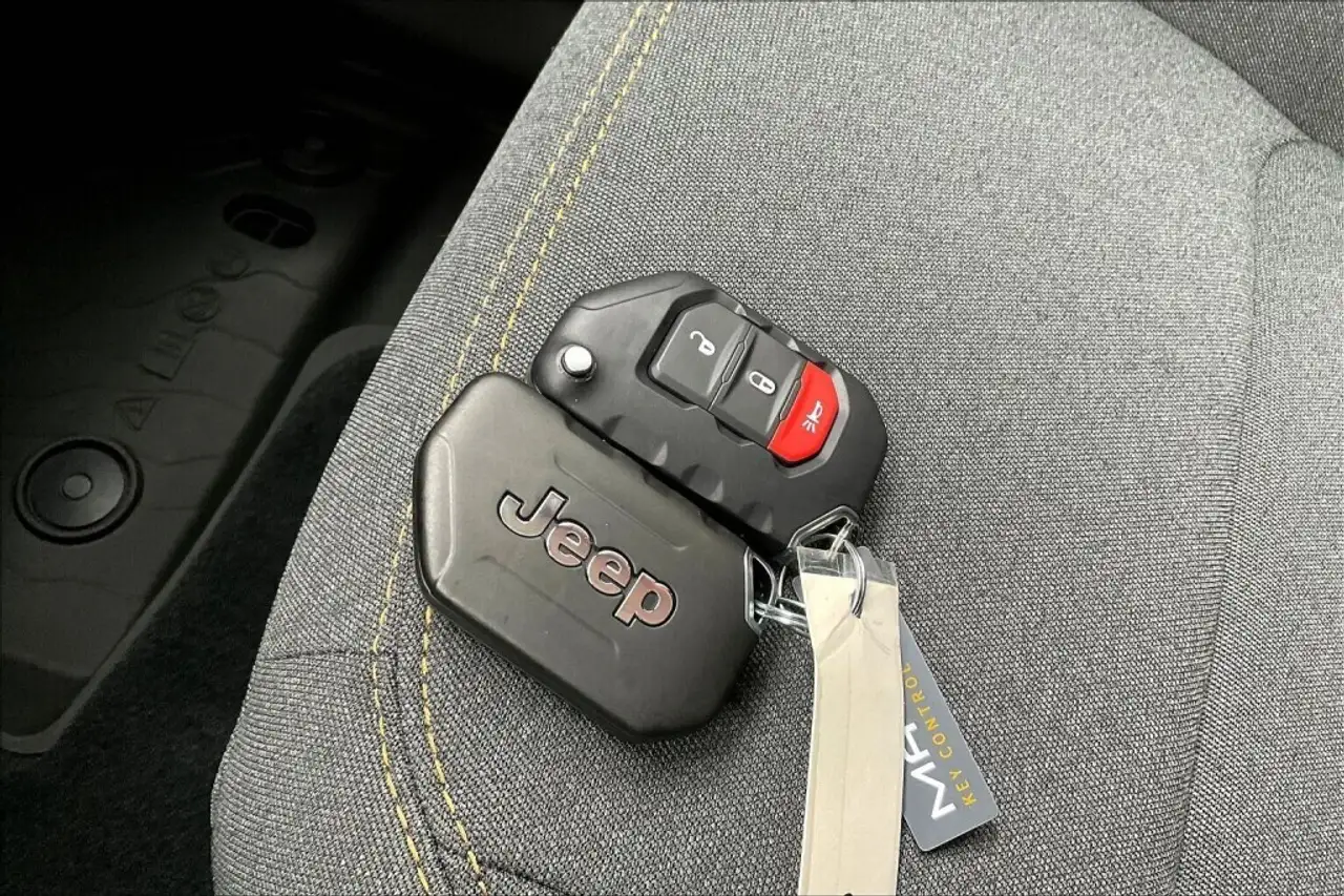 Jeep Wrangler снимка Jeep Wrangler