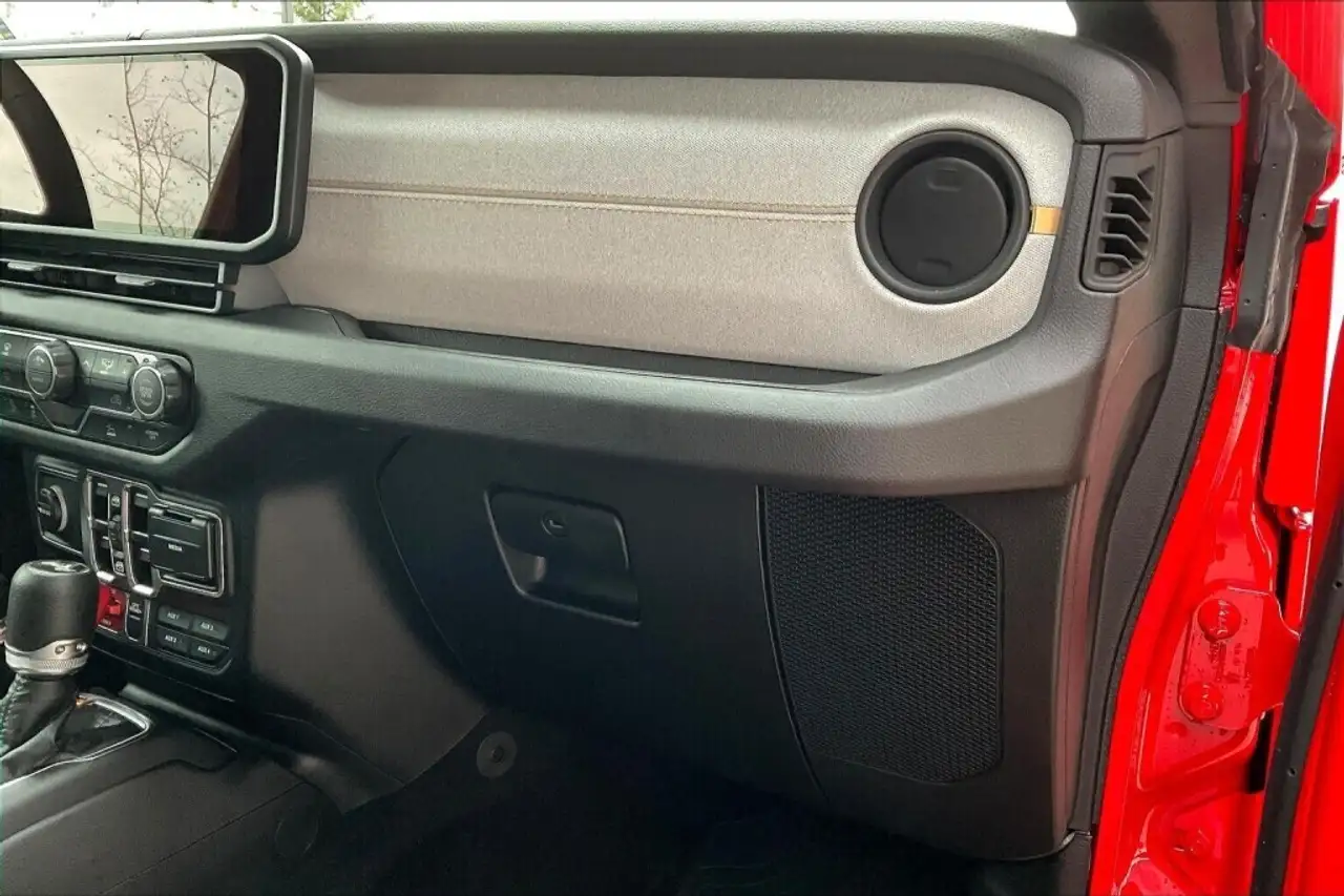Jeep Wrangler снимка Jeep Wrangler