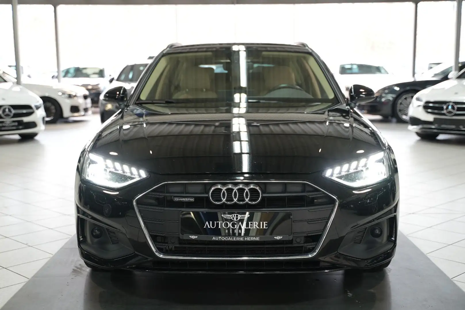 Audi A4 Avant 40 TDI quattro*AUT*ACC*LEDER*NAV*LED* Noir - 2
