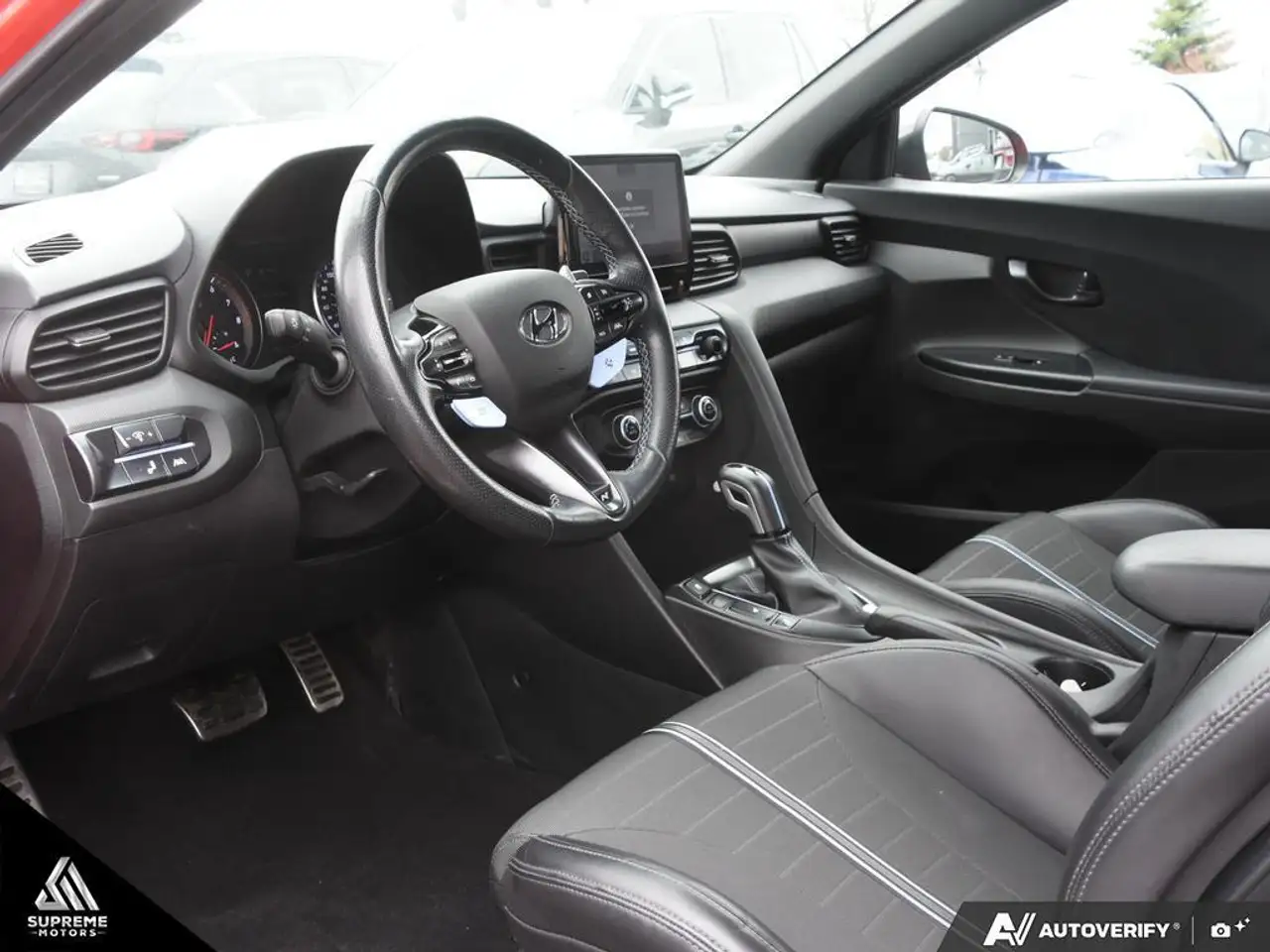 Hyundai VELOSTER photo Hyundai VELOSTER