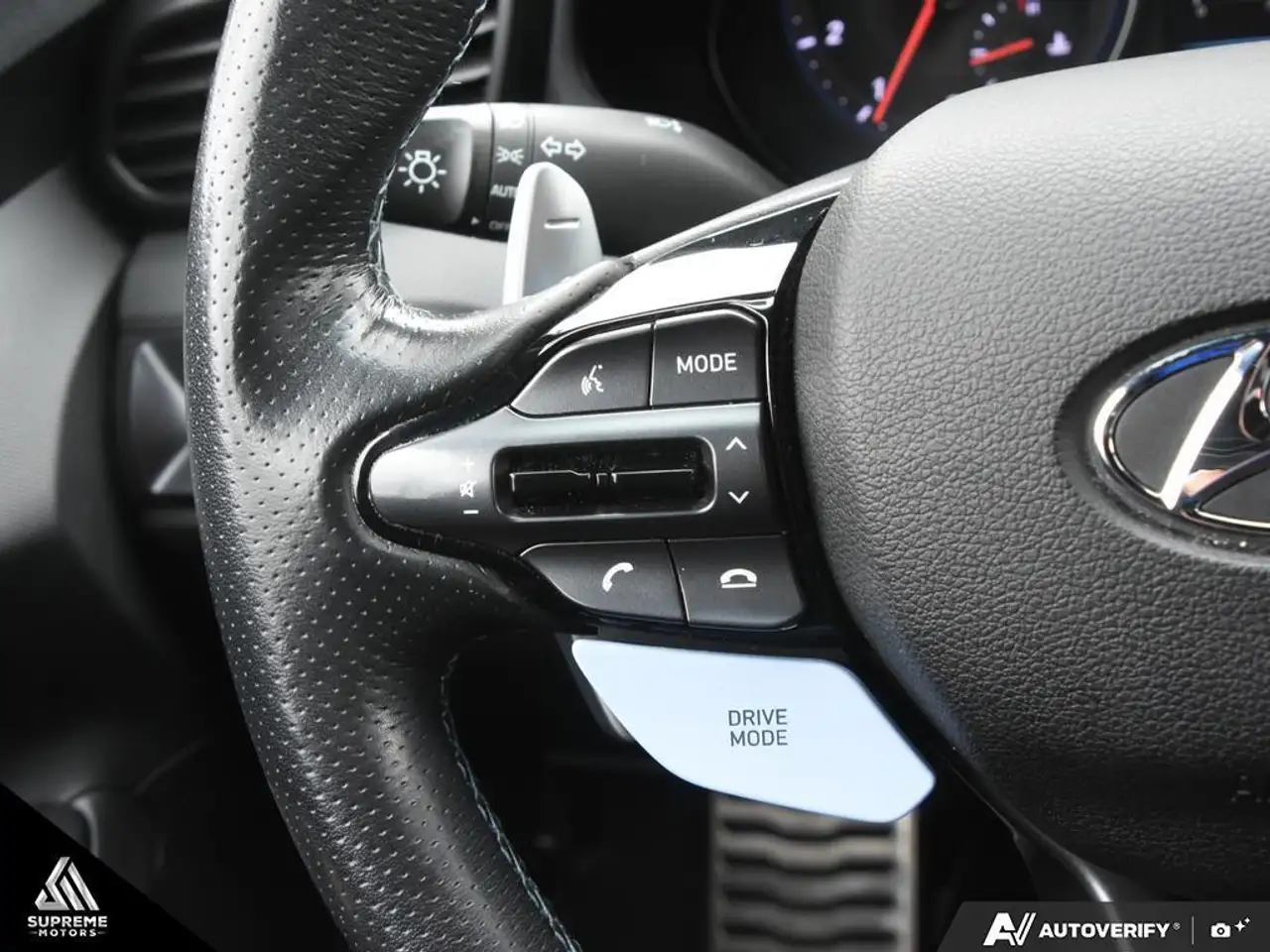 Hyundai VELOSTER photo Hyundai VELOSTER