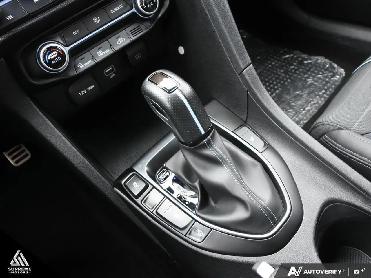 Hyundai VELOSTER photo Hyundai VELOSTER