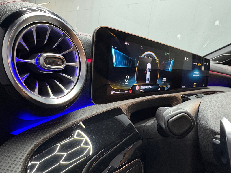 Mercedes-Benz CLA 35 AMG 4MATIC Premium Plus — photo 15