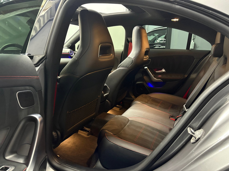 Mercedes-Benz CLA 35 AMG 4MATIC Premium Plus — photo 12