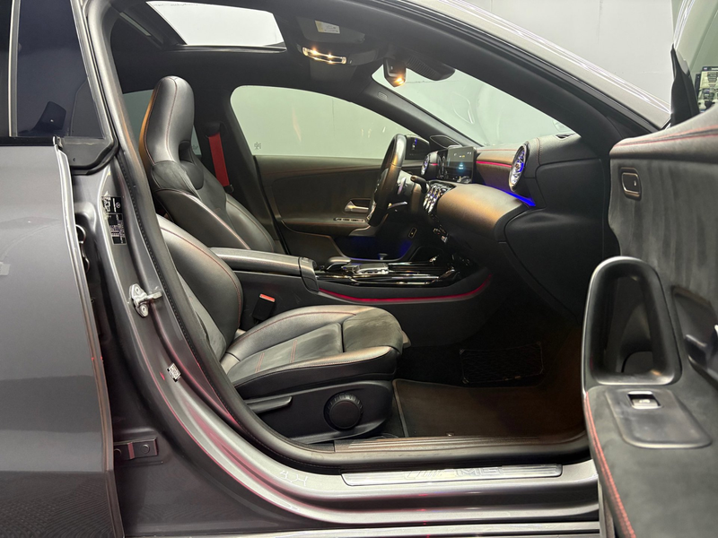 Mercedes-Benz CLA 35 AMG 4MATIC Premium Plus — photo 10