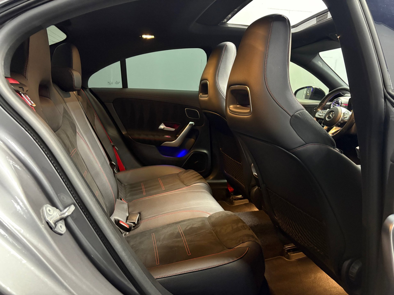 Mercedes-Benz CLA 35 AMG 4MATIC Premium Plus — photo 13