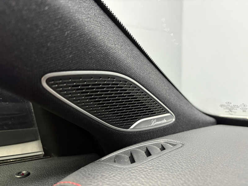 Mercedes-Benz CLA 35 AMG 4MATIC Premium Plus — photo 8