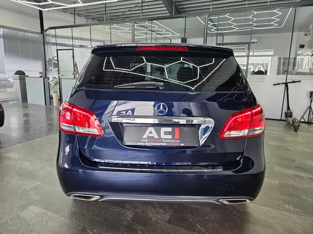 Mercedes-Benz B-Class view 12