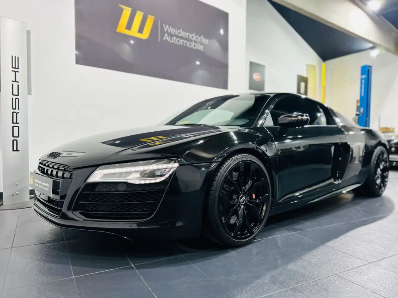 Audi R8