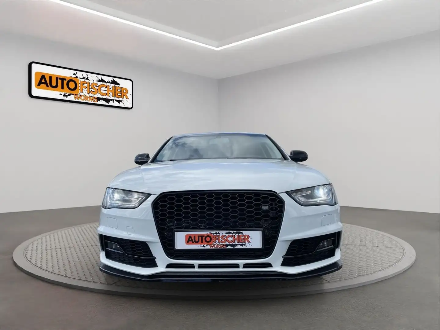 Audi A4 2.0 TFSI S line  quattro Weiß - 2
